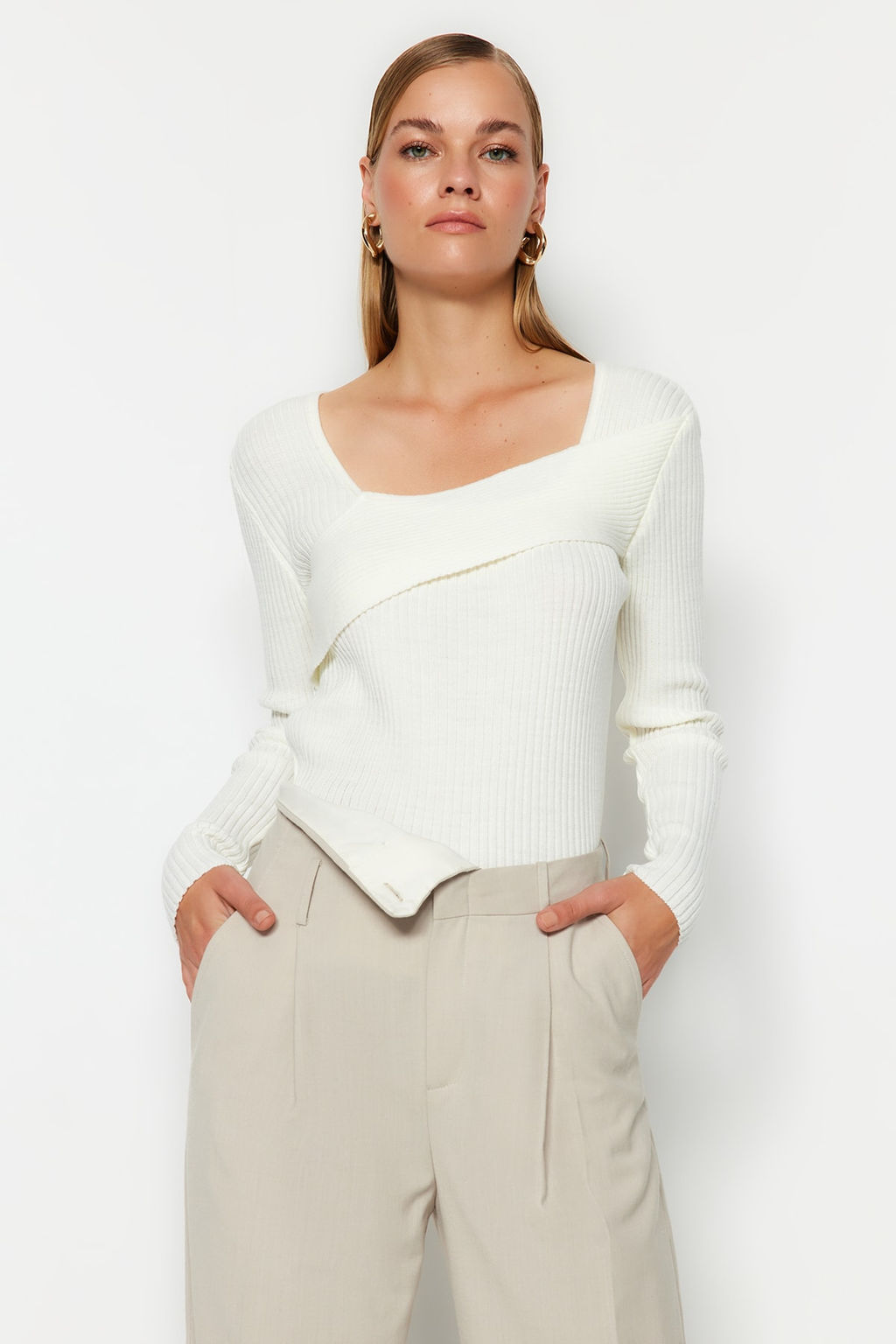 TRENDYOLMILLA Bordo Kare Yaka Triko Kazak TWOAW24KZ00114