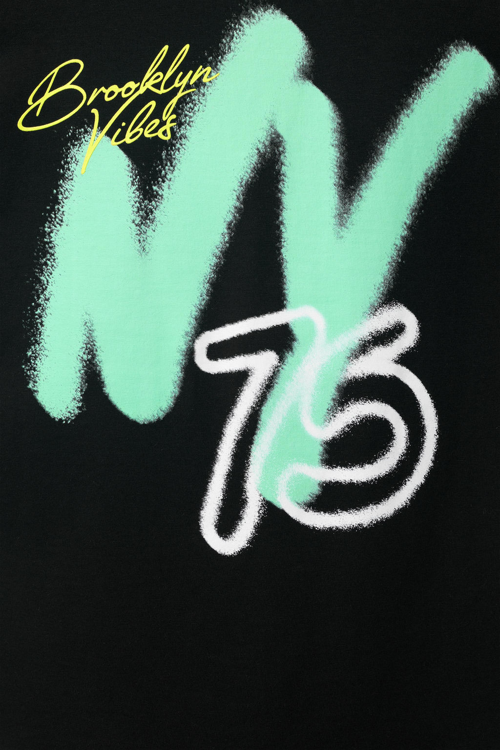 CAMISETA ESTAMPADO GRAFFITI / Negro