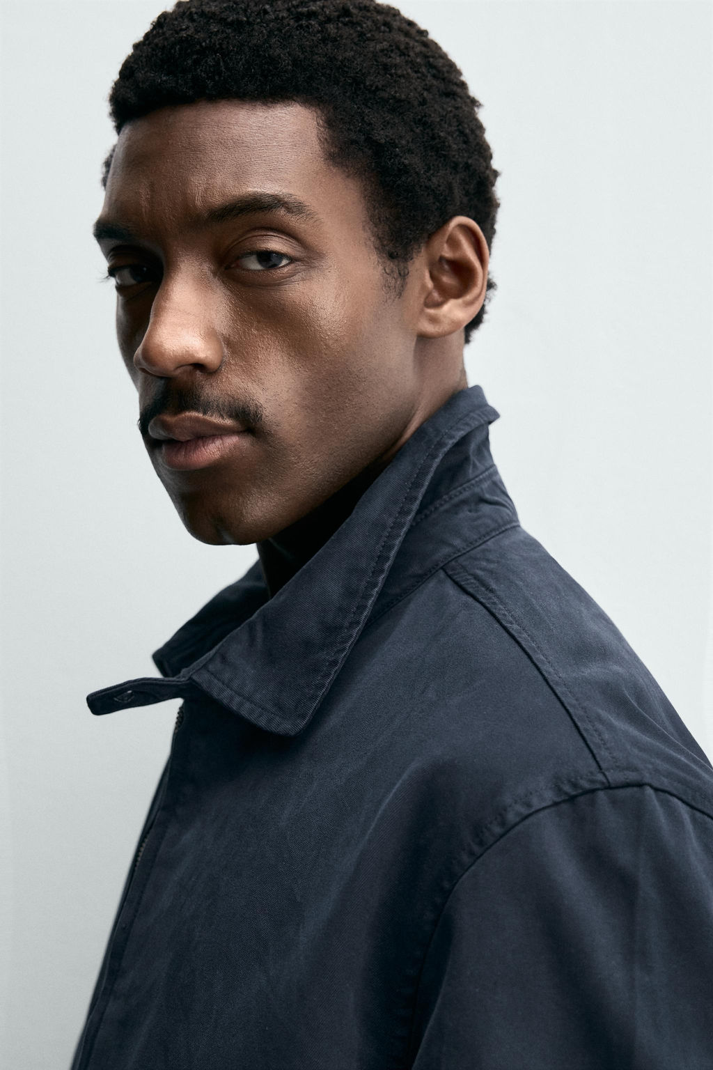 CAZADORA REGULAR FIT ALGOD?N LAVADO / Marino - Zara фото 6