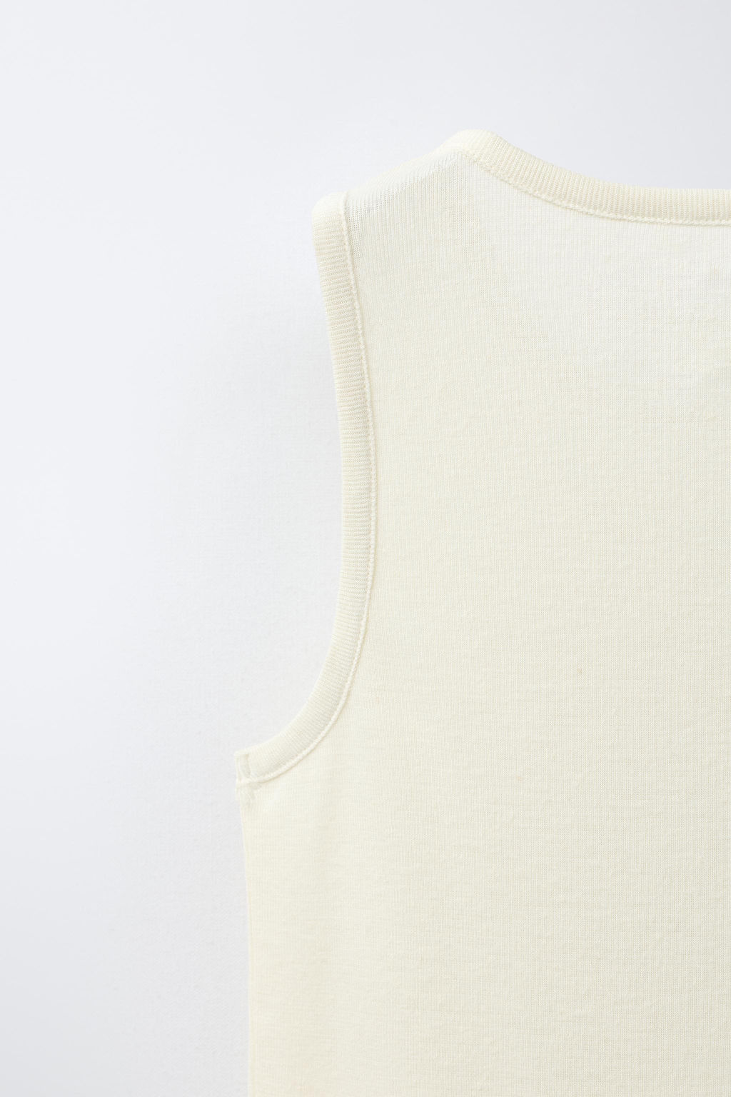 CAMISETA CON LINO / Vainilla - Zara фото 5