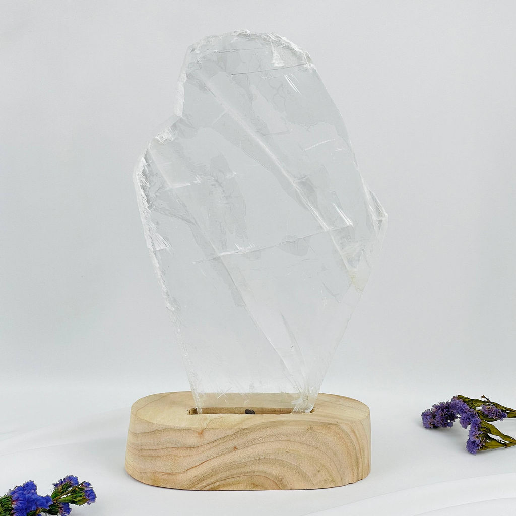 Срез Селенита на подставке - Радуга самоцветов фото 3