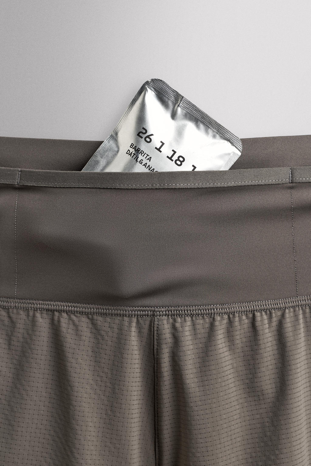 PANTALONES CORTOS TRAIL RUNNING / Gris antracita - Zara фото 9
