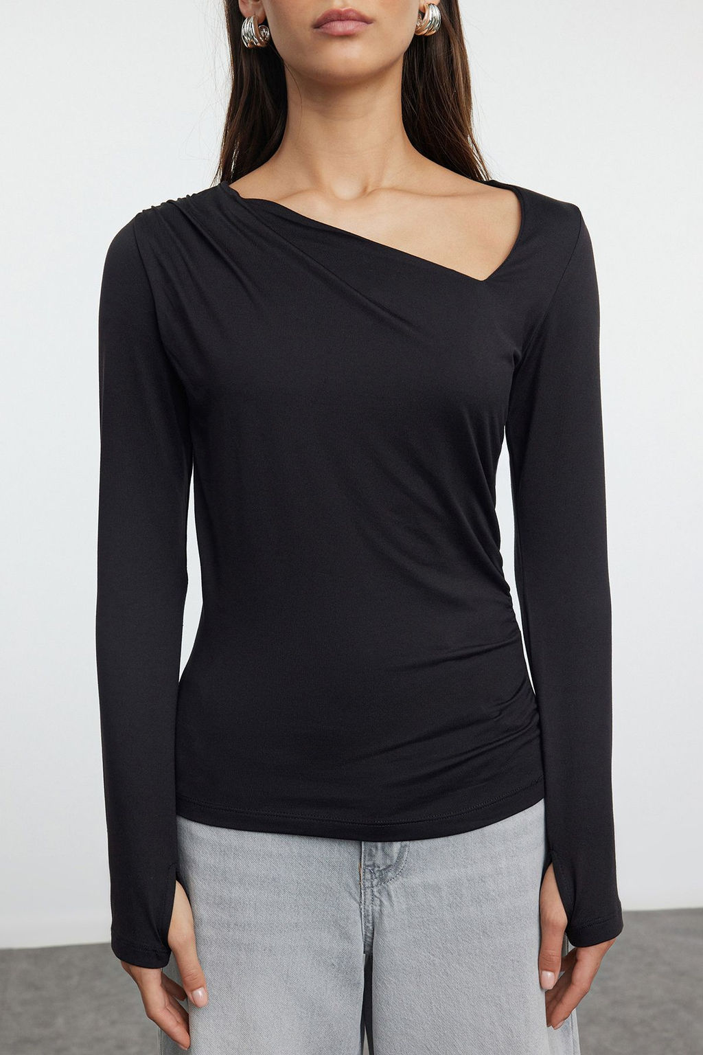 Trendyolmilla Siyah Soft Touch/Yumusak Kumas Fitted/Vucuda Oturan Asimetrik Yaka Esnek Orme Bluz TWOAW25BZ00122  фото 3