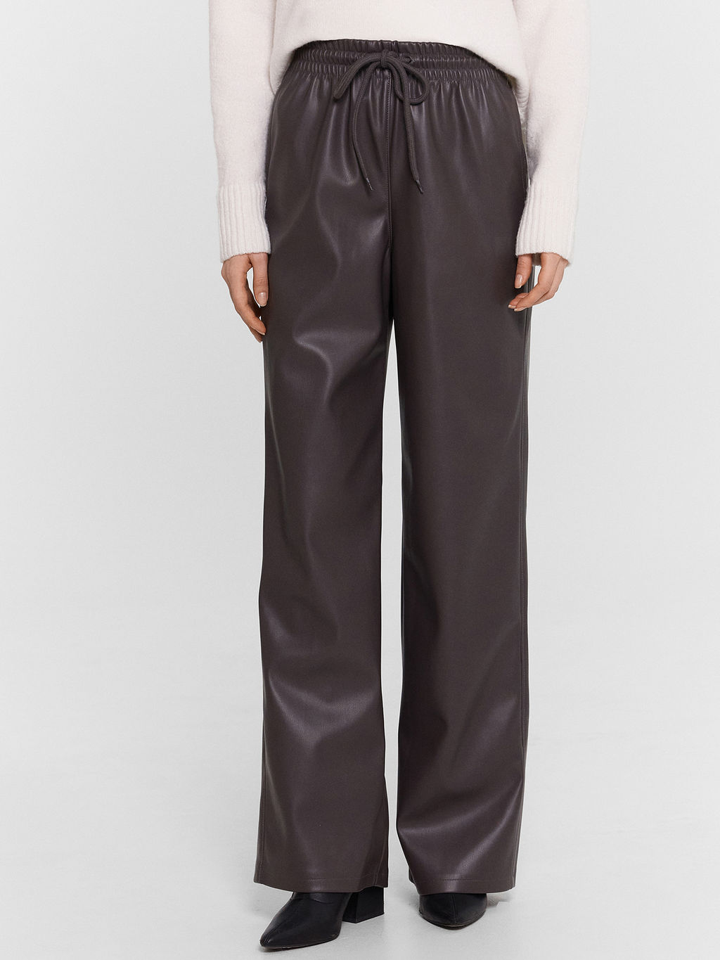 Брюки женские кожаные серые