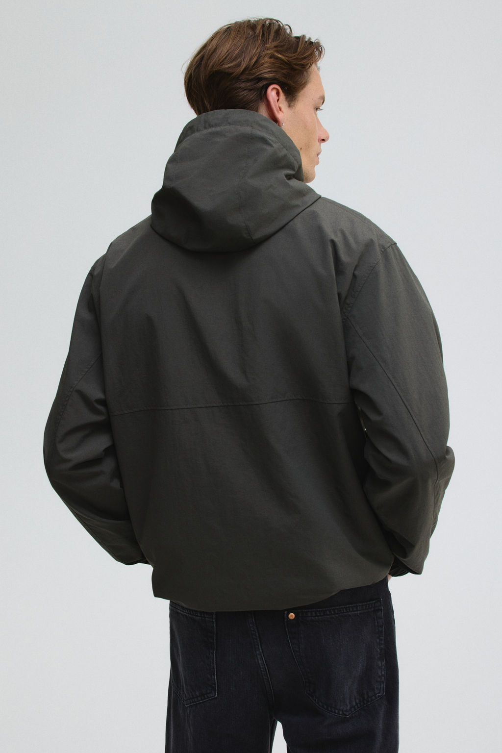 Chaqueta cortavientos con capucha - H&m фото 8