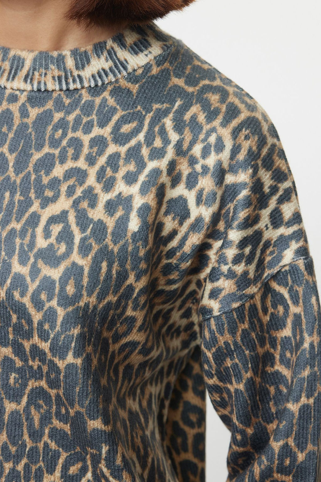 Siyah Leopar Desen Bask?l? Yumusak Dokulu Triko Kazak TWOAW25KZ00337 - Trendyolmilla фото 6