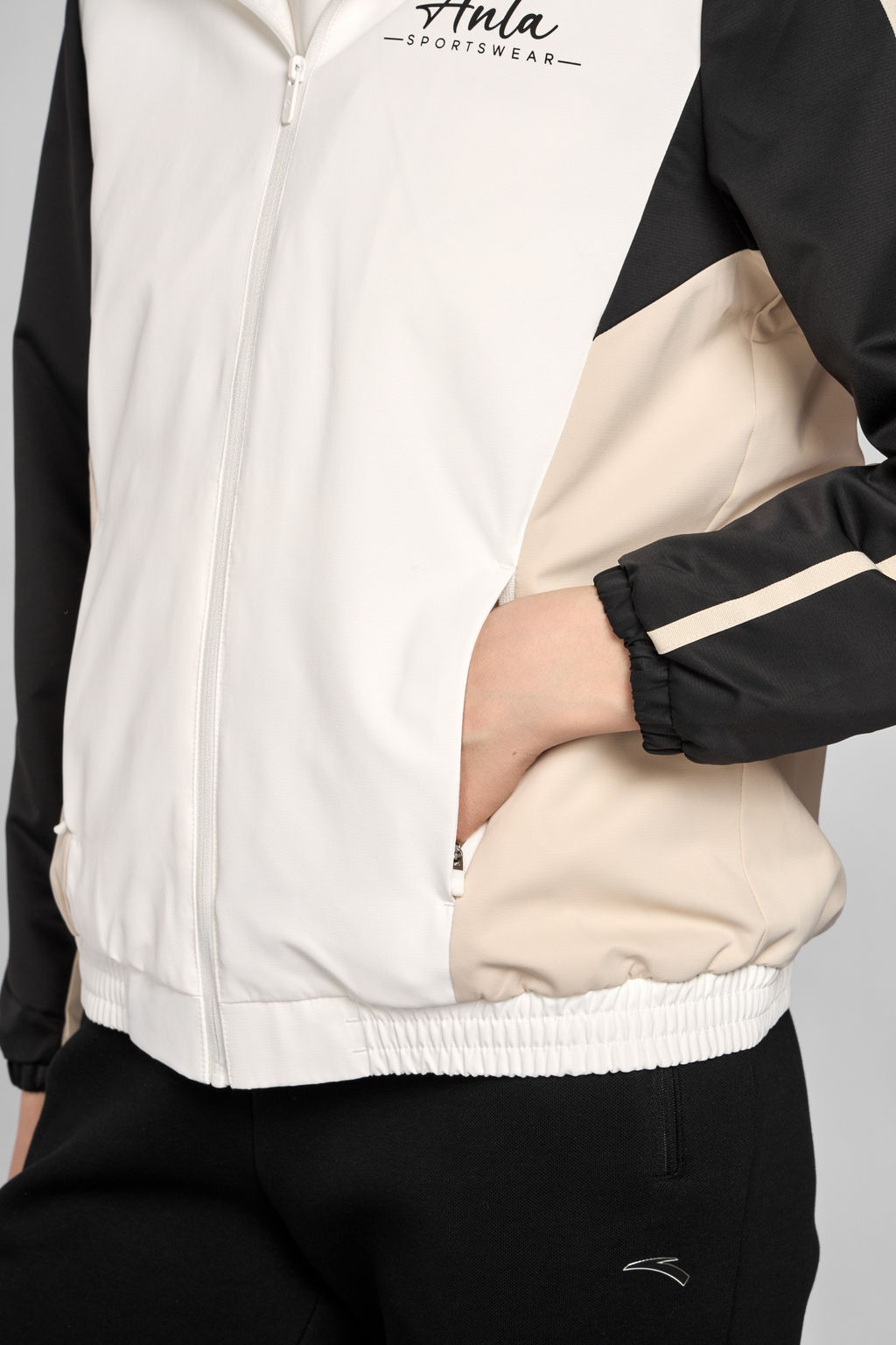 Ветровка Бежевый/Черный/Серый