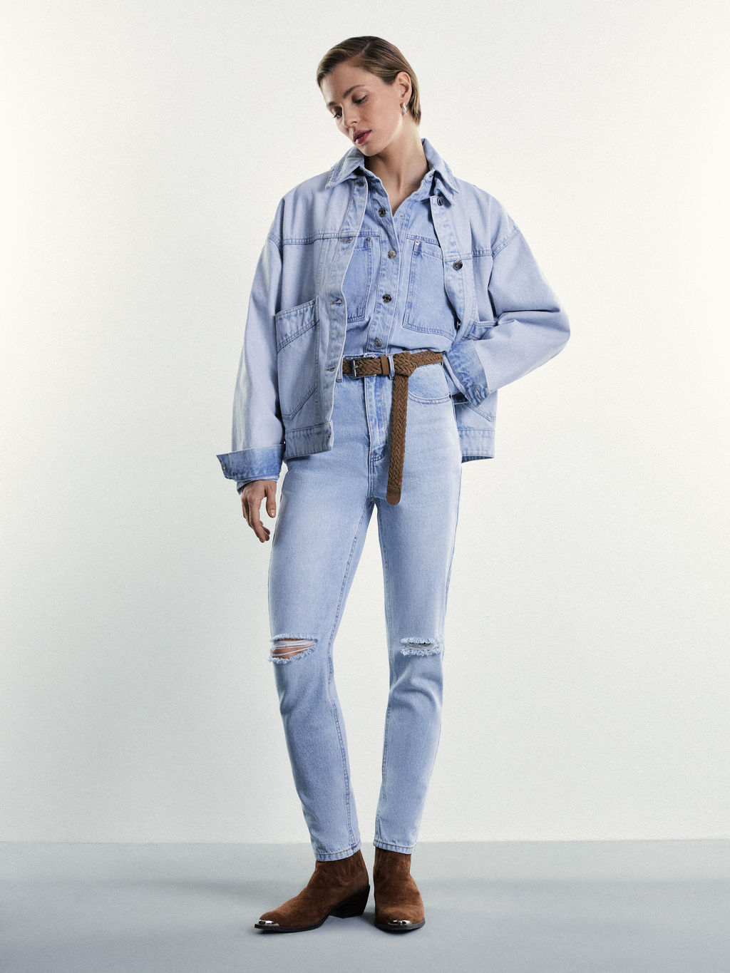 Джинсы mom fit с разрывами / Zarina