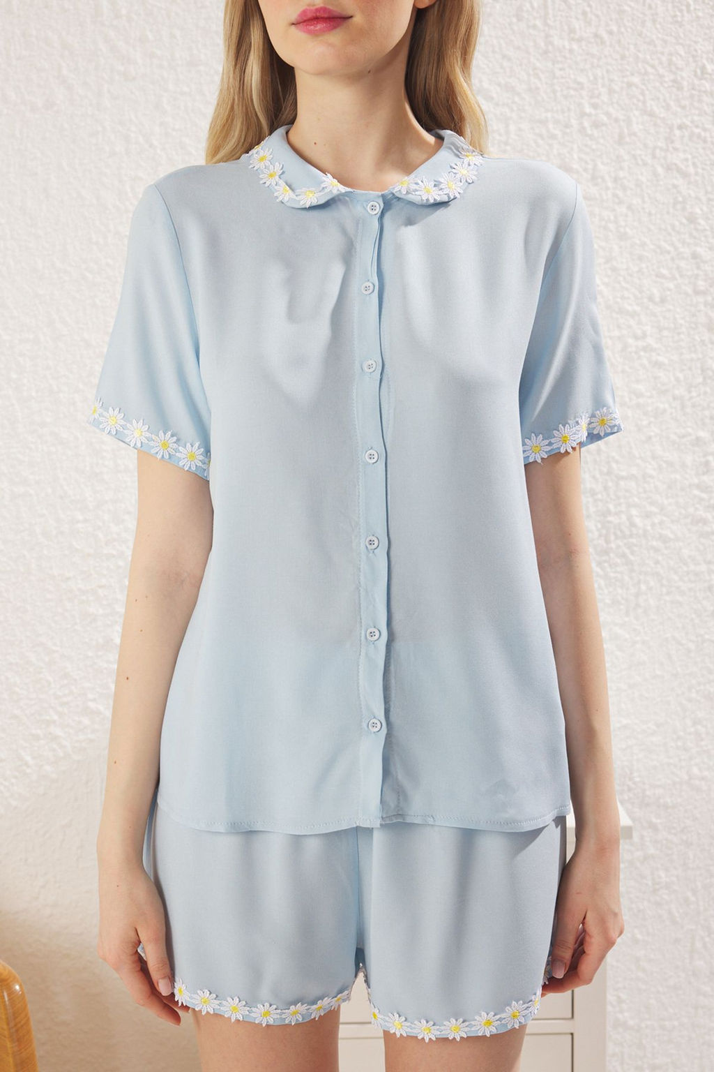 Trendyolmilla Mavi Papatya Seritli Viskon Sortlu Dokuma Pijama Tak?m? THMSS25PT00197  фото 4