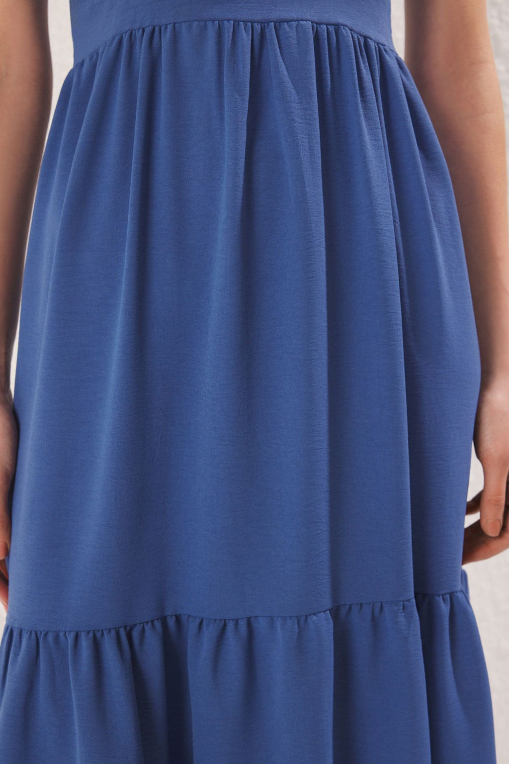 Haki Duz Etegi Belden Ac?lan Kruvaze Midi Dokuma Elbise TWOSS25EL00201 - Trendyolmilla фото 8