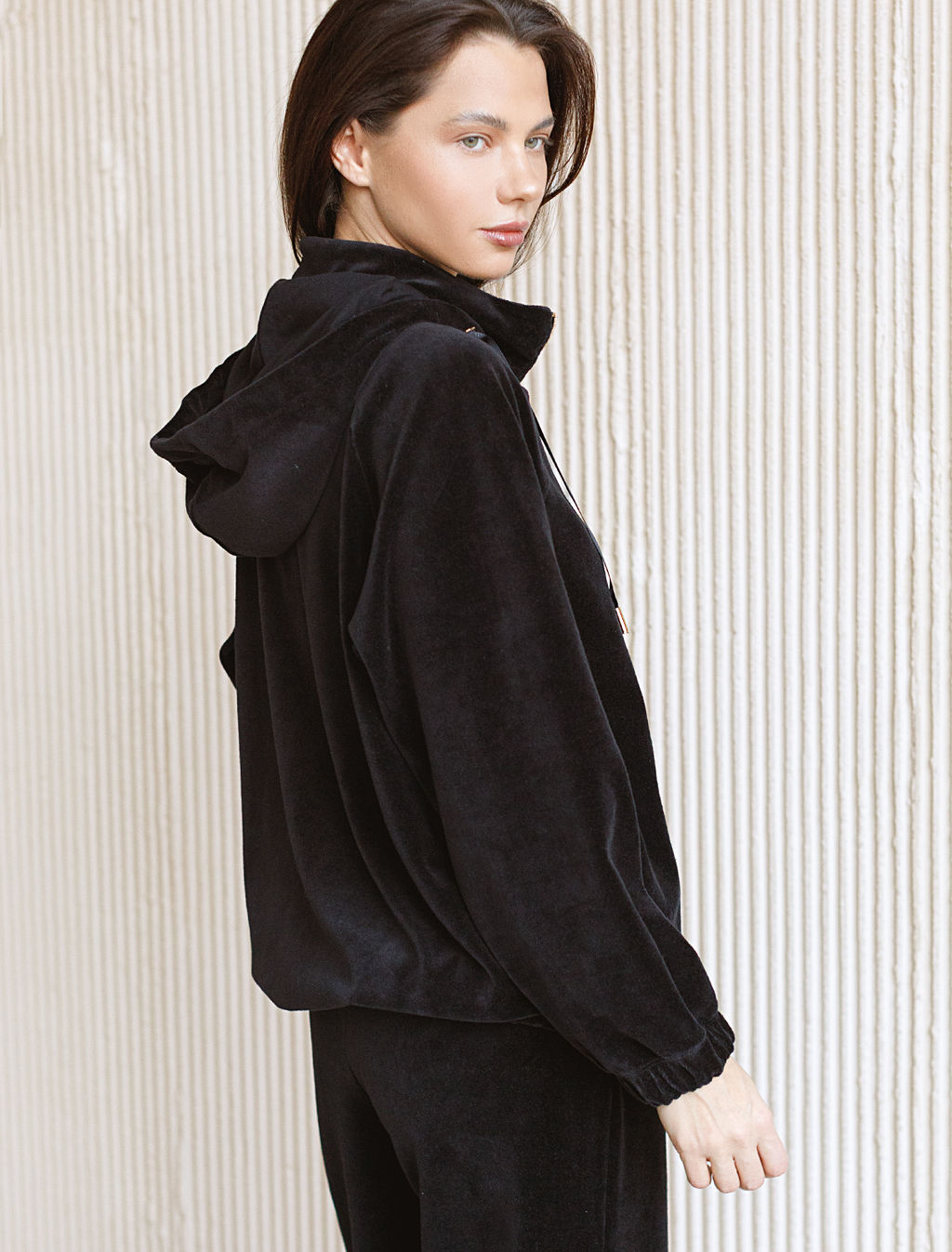 Худи из бархатистого велюра - Vilatte фото 8