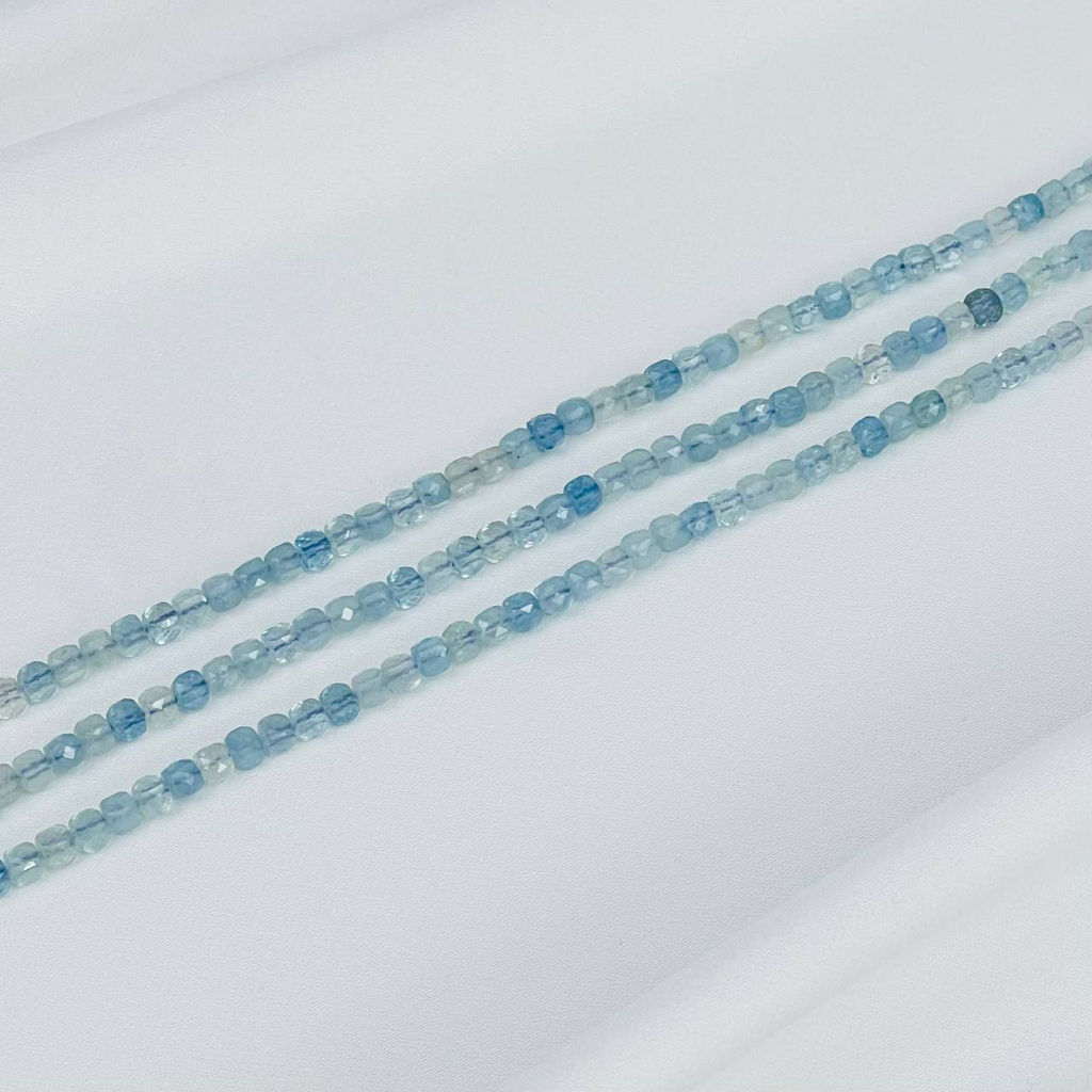 Бусины для украшений из Аквамарина (92 бусины) 39 см