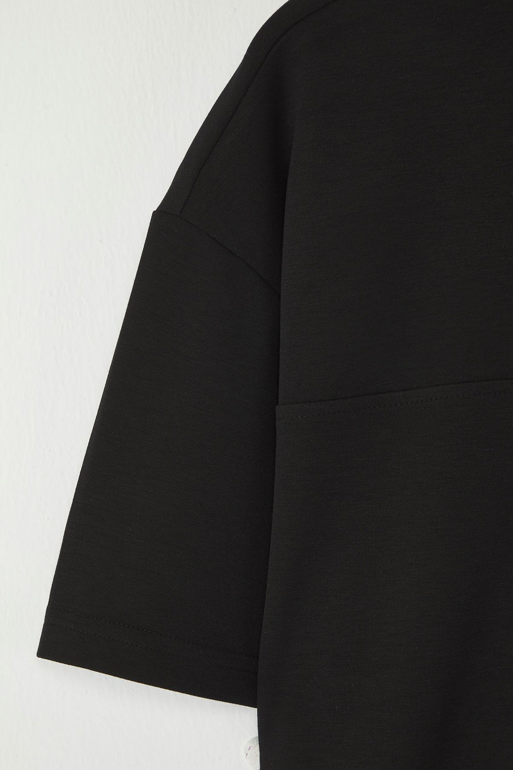 TRENDYOL MAN Siyah Oversize/Genis Kesim Metal Etiket Detayl? Yumusak Doku Interlok Kumas T-Shirt TMNSS25TS00105 - Trendyolmilla фото 11