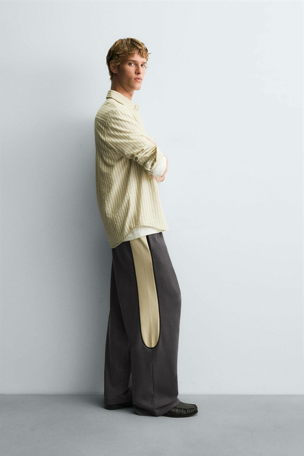 RELAXED FIT COLOUR BLOCK TROUSERS