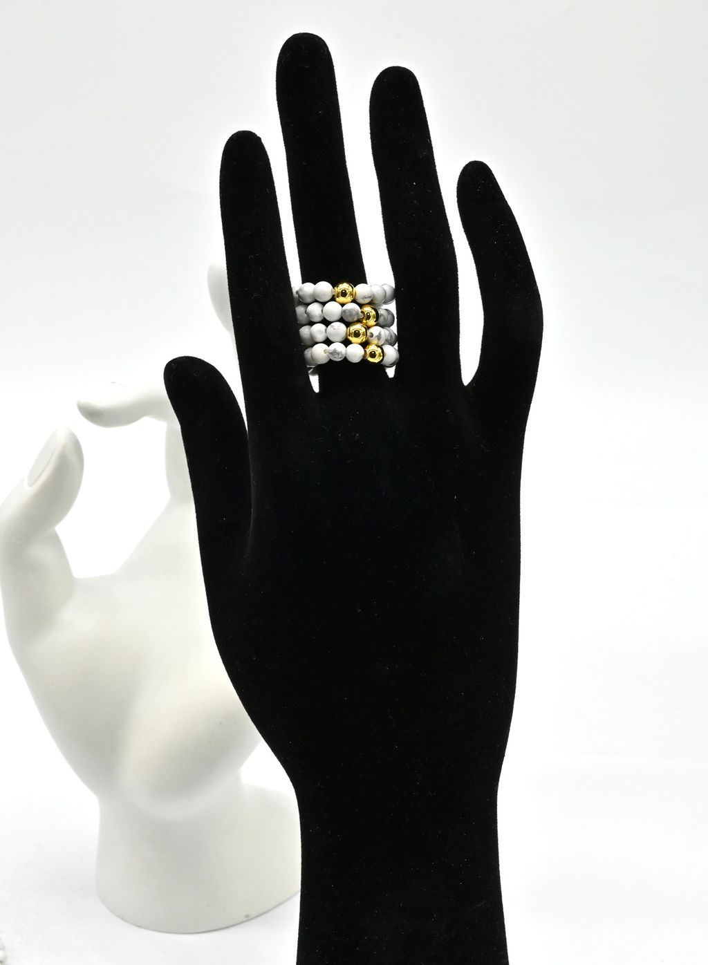 Кольцо на резинке из кахолонга, шарик 5мм Радуга камня