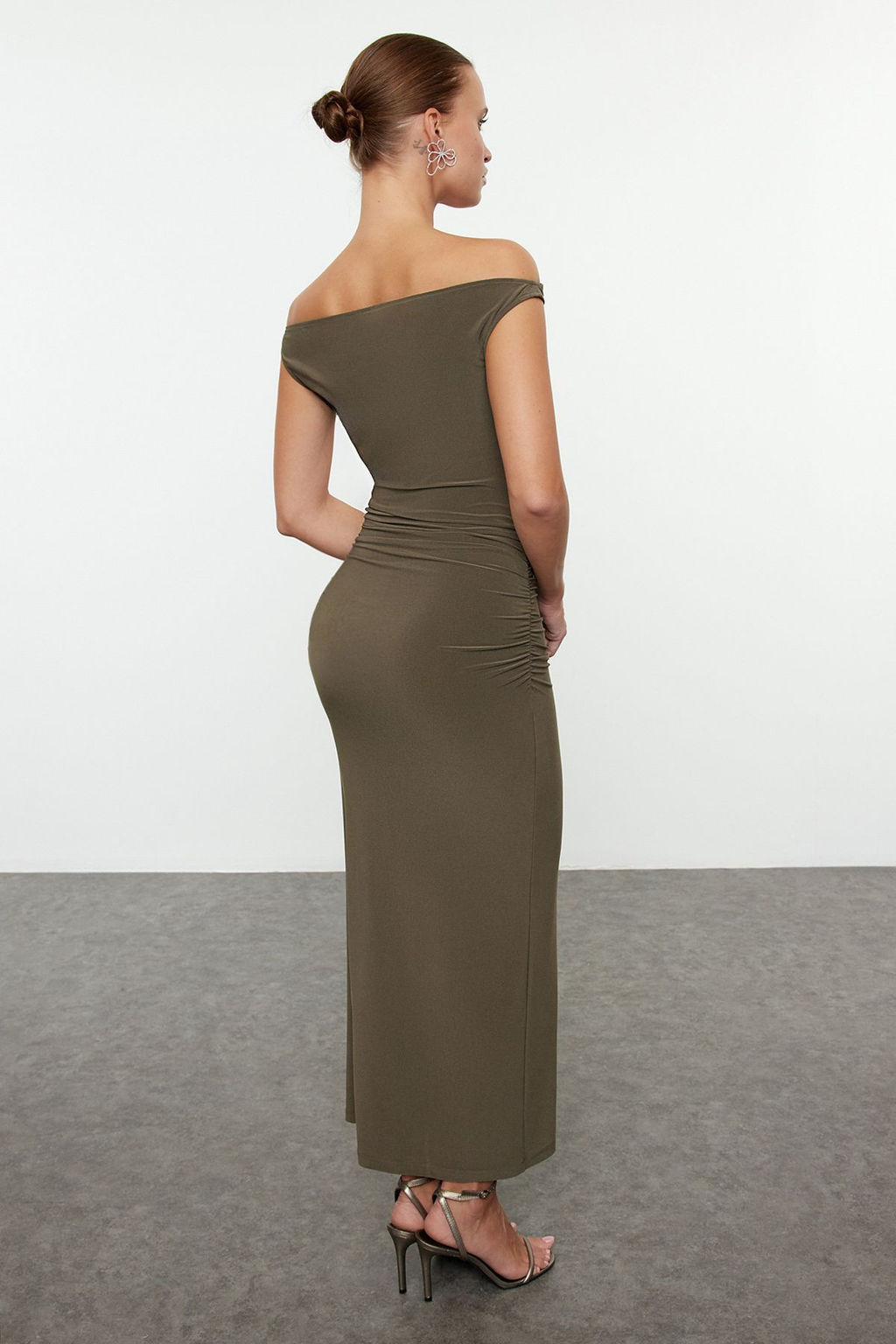 TRENDYOLMILLA Haki Vucuda Oturan Carmen Yaka Orme S?k Elbise TPRAW25EL00025 фото 14