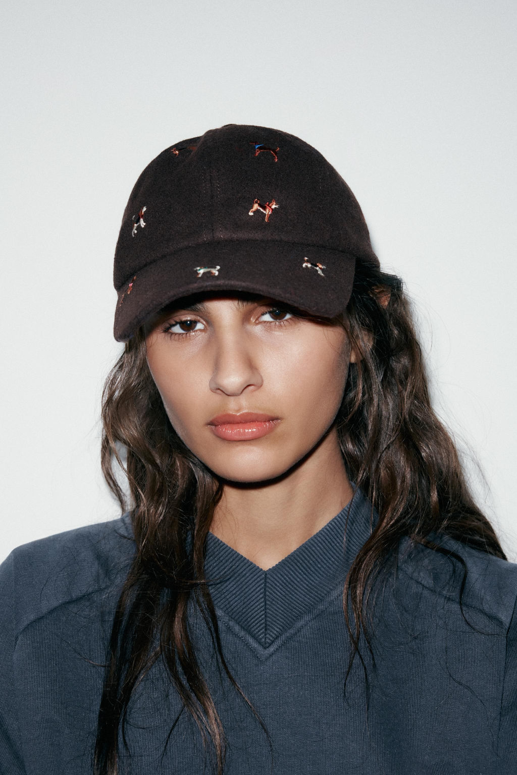 WOOL BLEND CAP WITH DOG EMBROIDERY