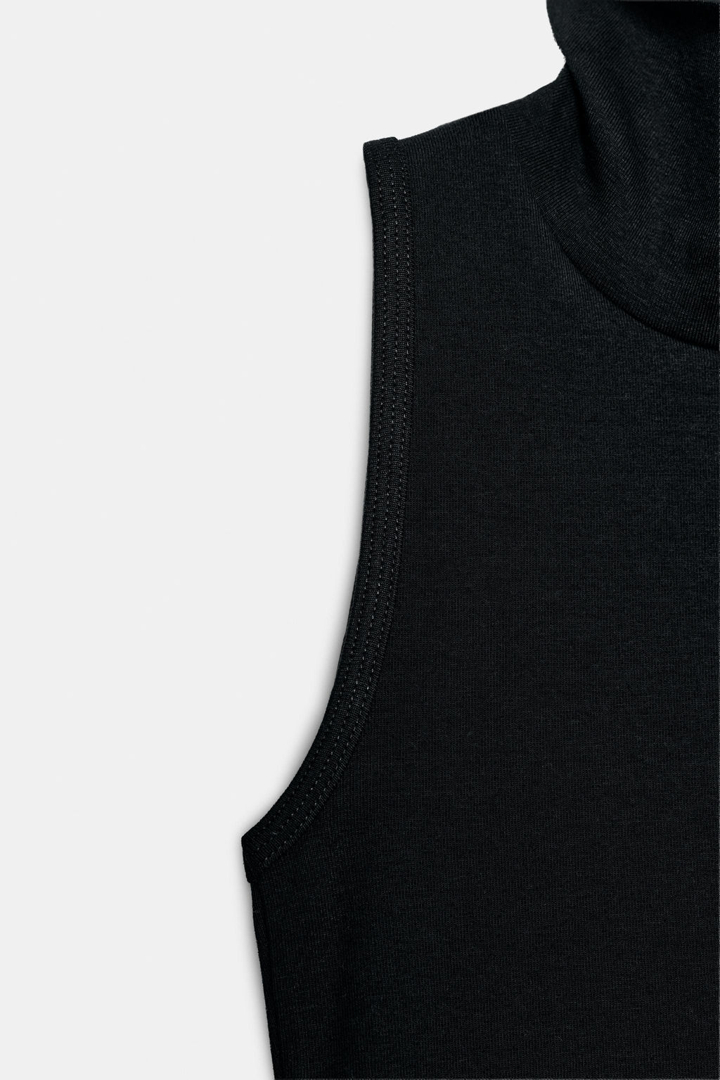 TOP MANGA SISA CUELLO ALTO / Negro