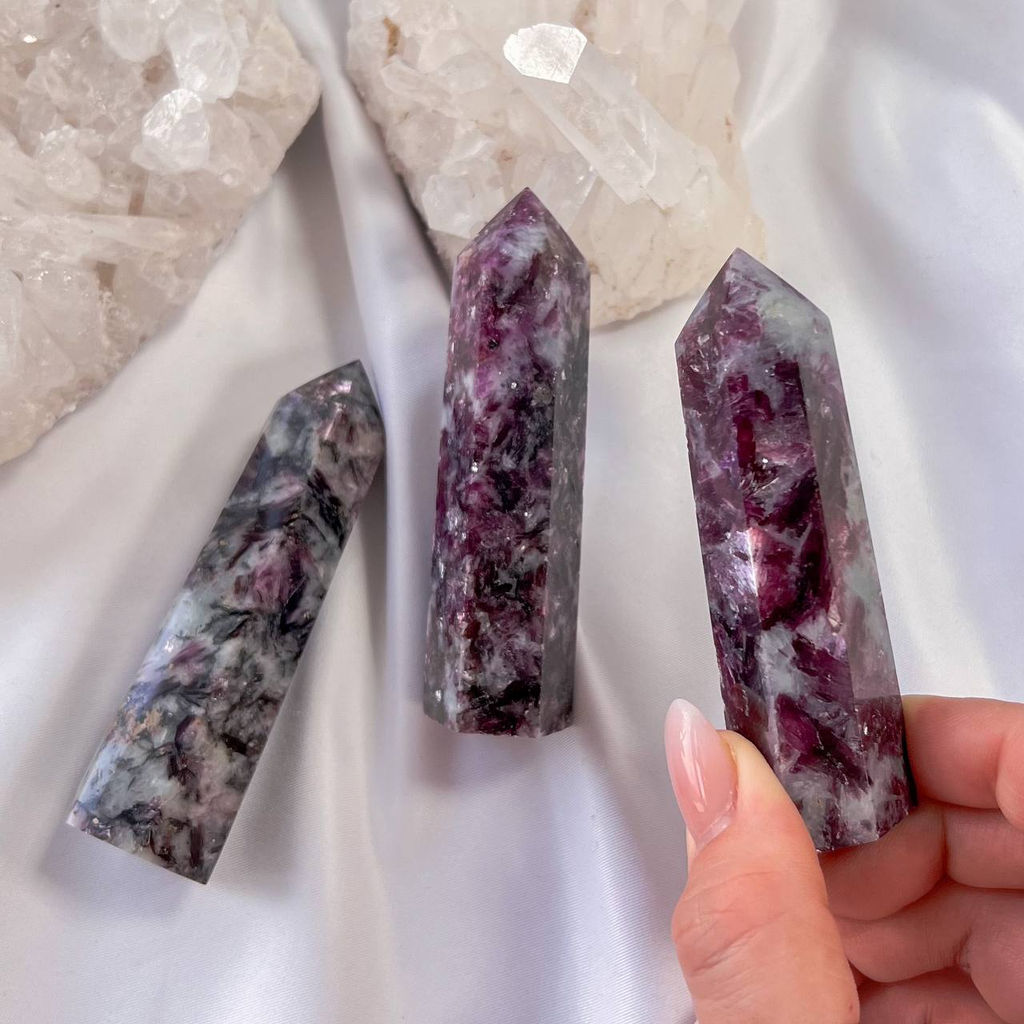 Кристалл из Лепидолита