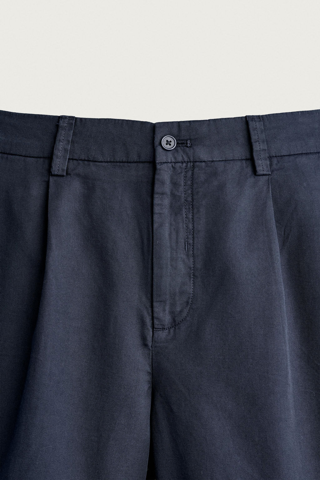 BERMUDA PLIEGUES REGULAR FIT / Marino
