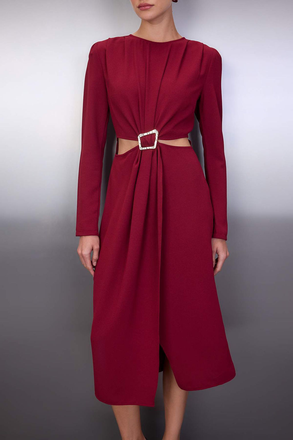 Siyah Cut out ve Aksesuar Detayl? Anvelop Etekli Midi Dokuma Elbise TWOAW26EL00179 - Trendyolmilla фото 7