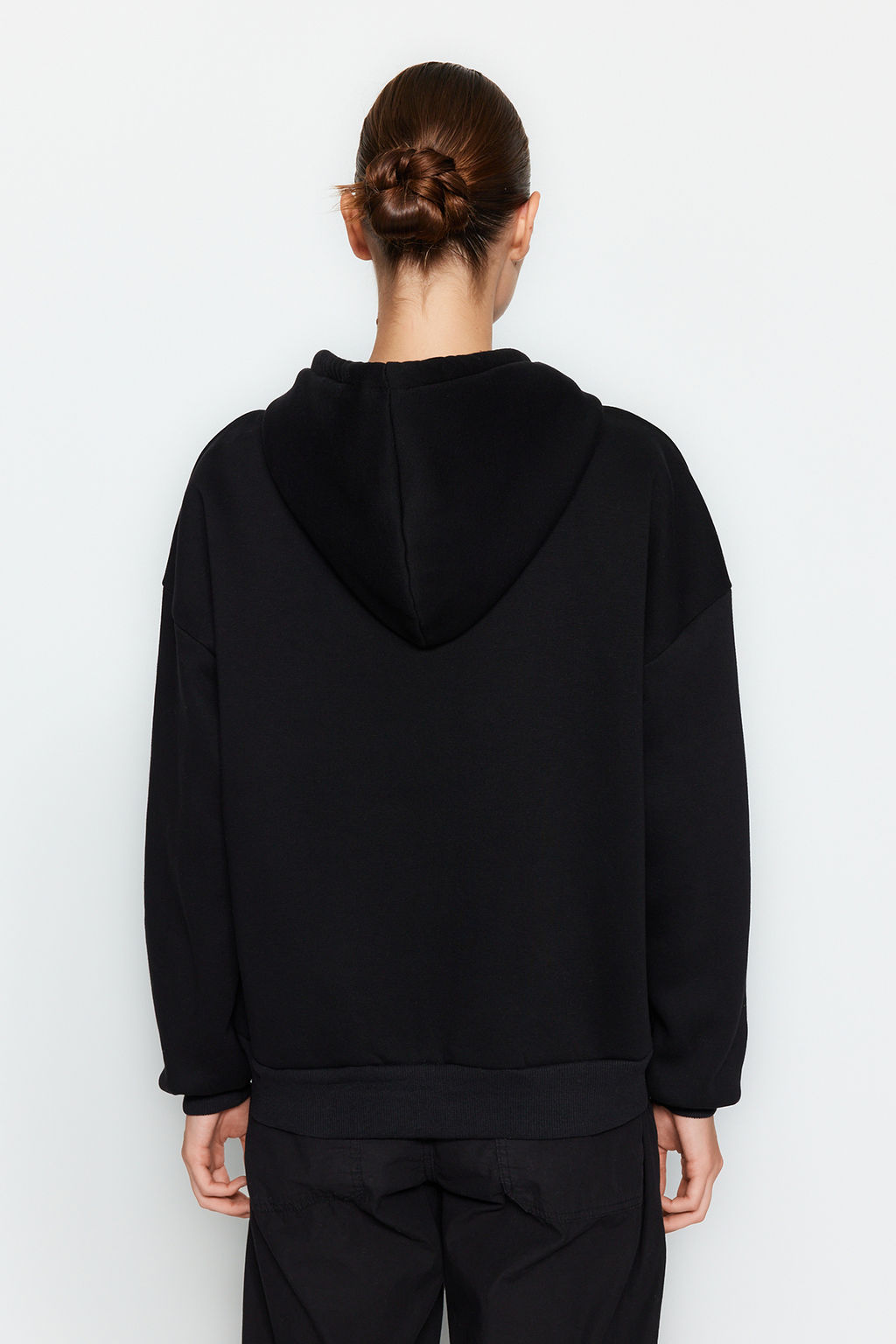 Siyah Oversize/Rahat Kesim Basic Kapusonlu Kal?n Ici Polarl? Orme Sweatshirt TWOAW24SW00188