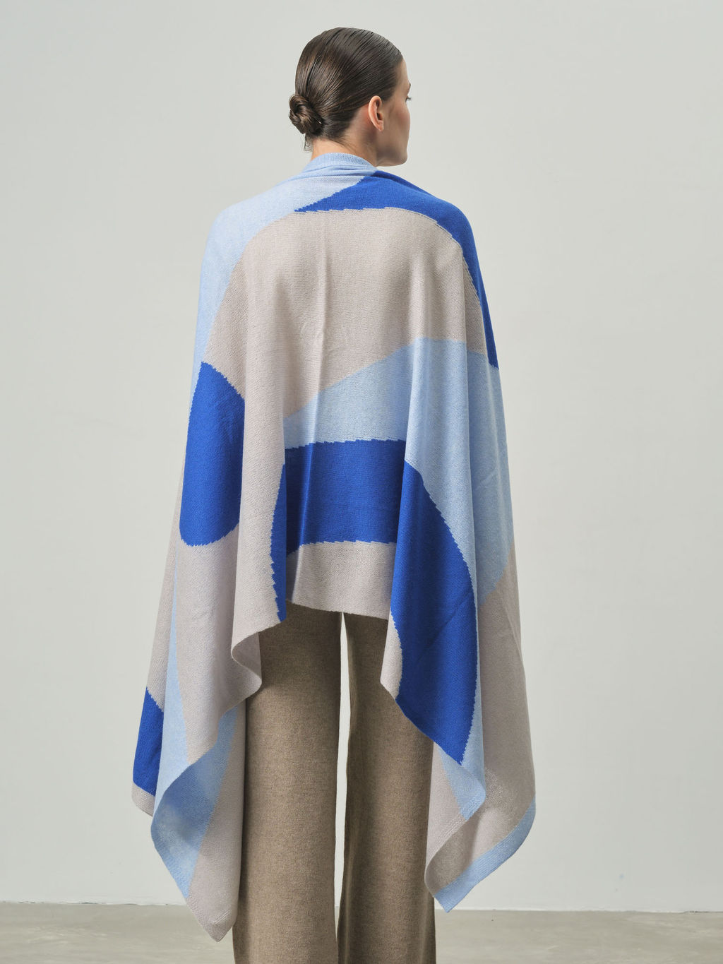 Палантин из кашемира 09043 лунный