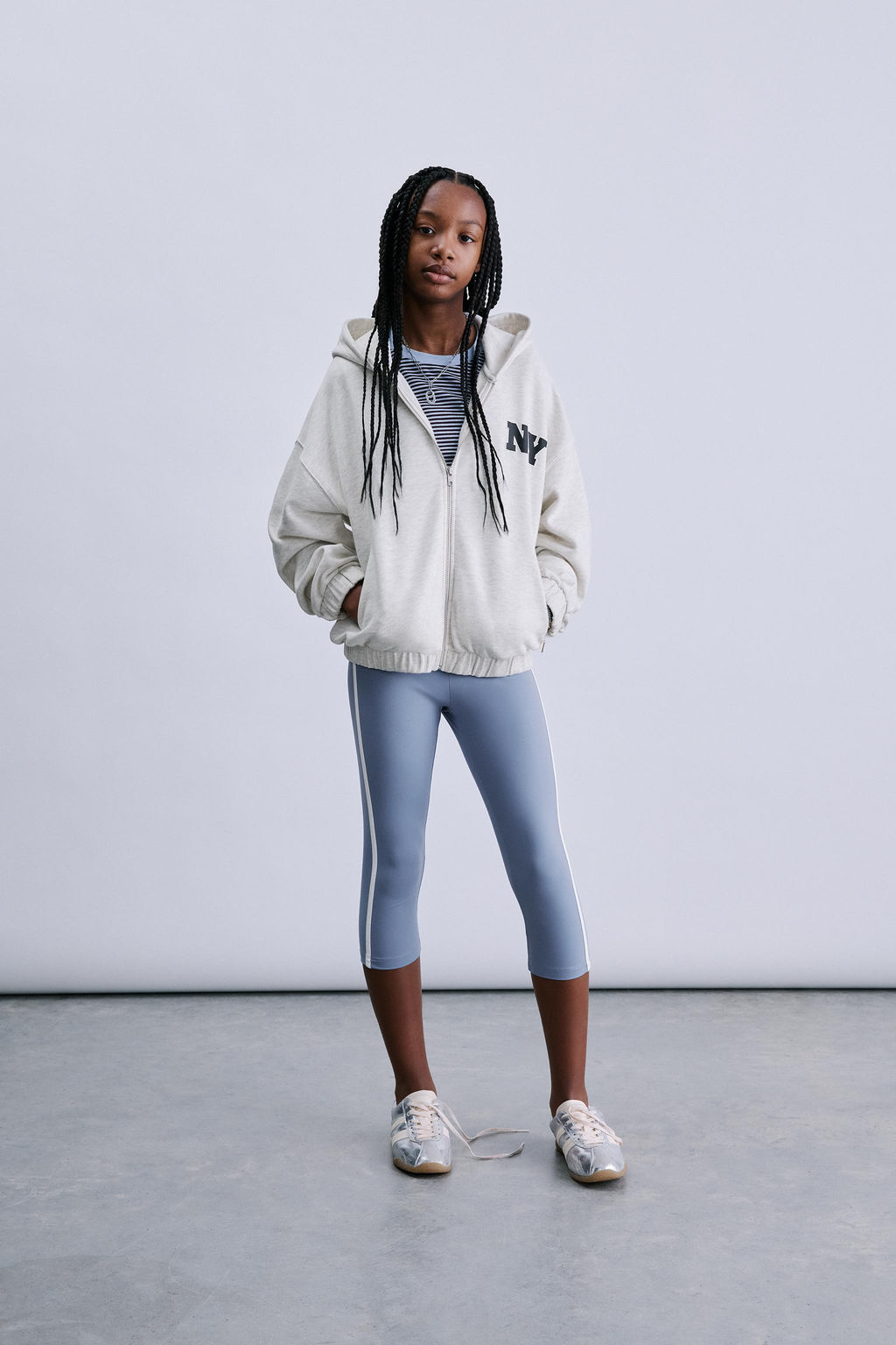 SUDADERA CREMALLERA CAPUCHA / Gris vigor? - Zara фото 2