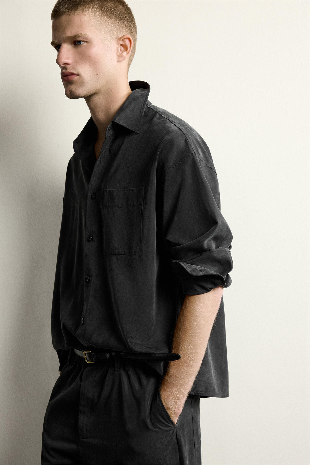 CAMISA FLUIDA RELAXED FIT / Gris oscuro - Zara фото 5