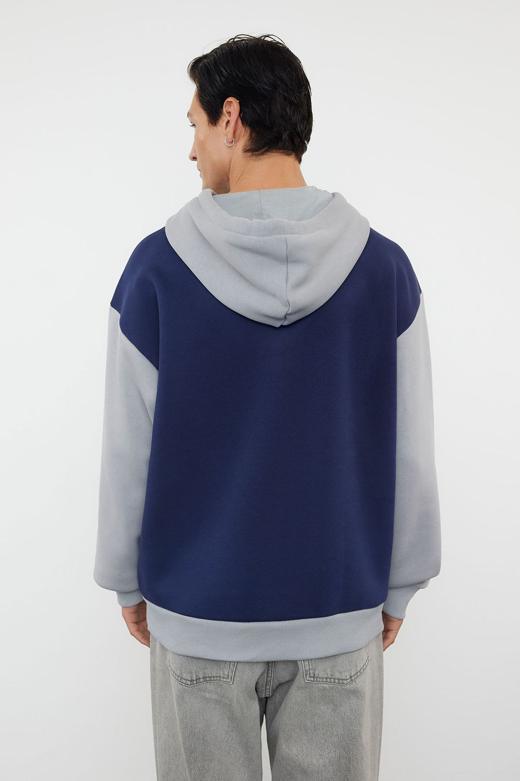TRENDYOL MAN Ekru Oversize/Genis Kesim Renk Bloklu Sehir Nak?sl? Ici Polar Kapusonlu Sweatshirt TMNAW25SW00028 - Trendyolmilla фото 13