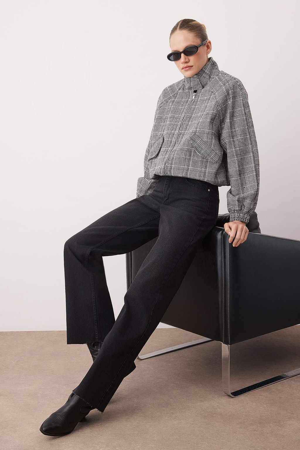 TRENDYOLMILLA Mavi Pacas? Kesikli Soluk Efekt Vintage Yuksek Bel Straight Jeans TWOAW25JE00378 фото 6