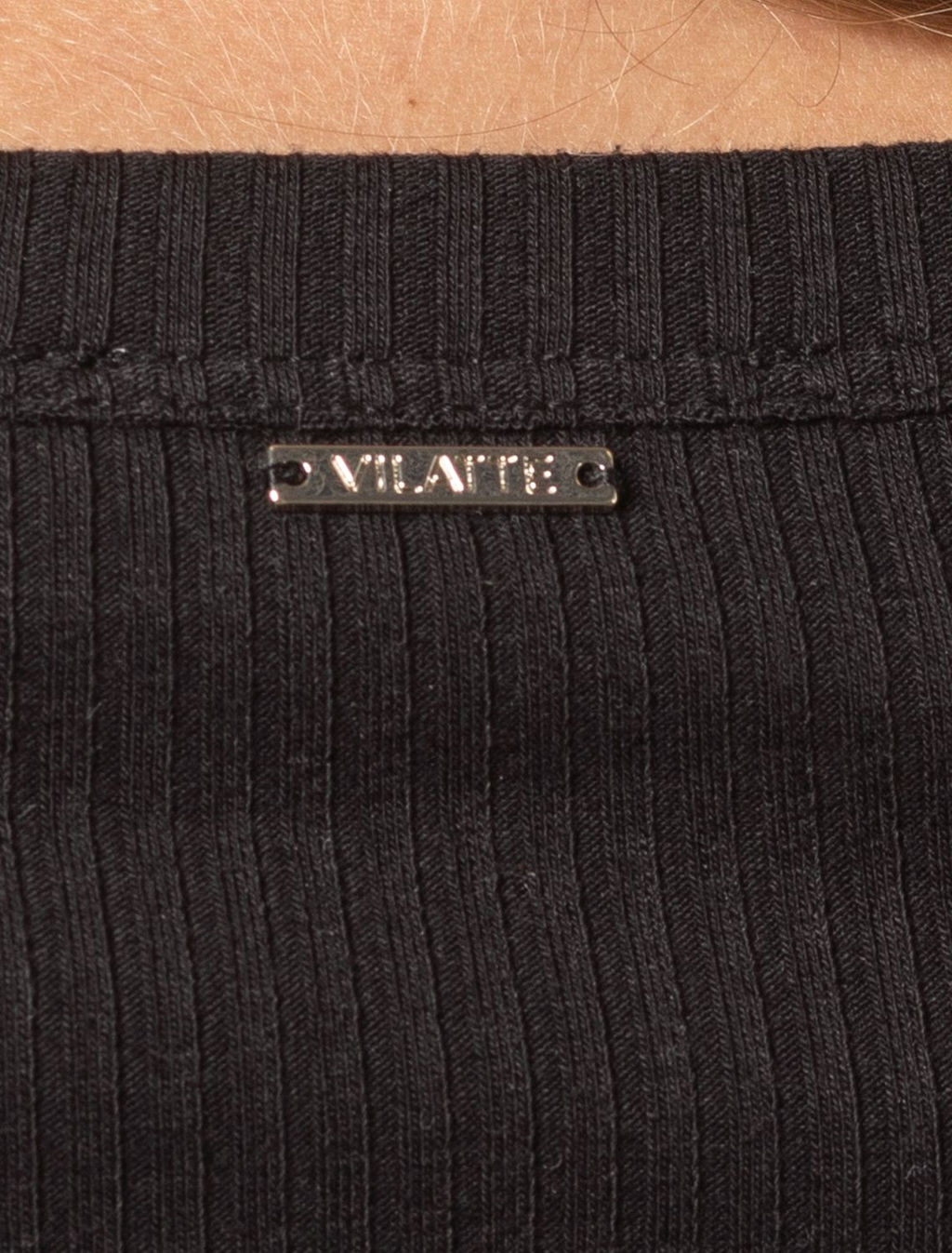 D49.029 Футболка женская черный