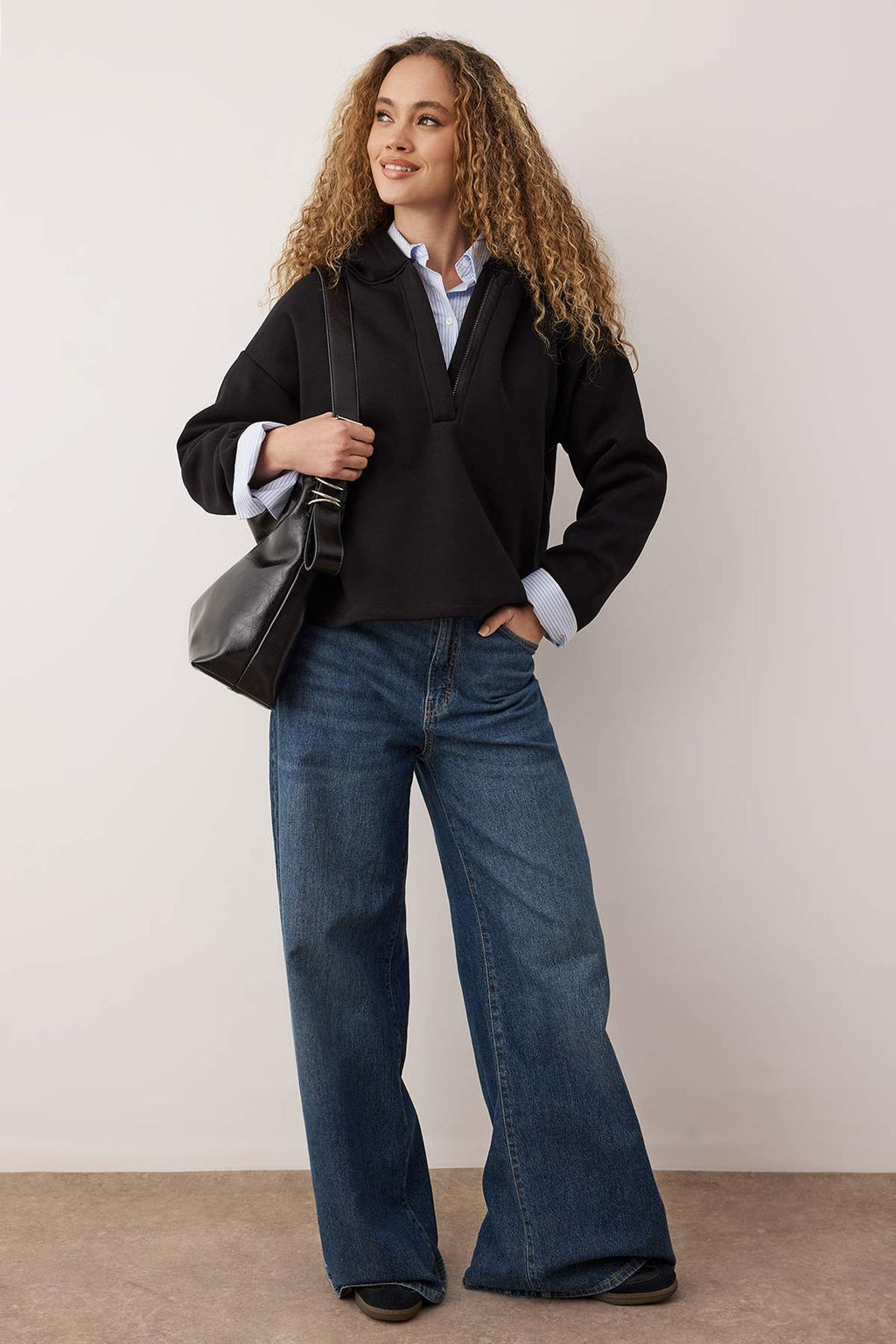 Siyah Kal?n Ici Polarl? Yar?m Pat Fermuarl? Oversize Kapusonlu Orme Sweatshirt TWOAW26SW00092