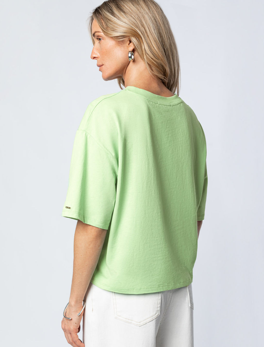 Укороченная футболка силуэта овер-сайз - Vilatte фото 3