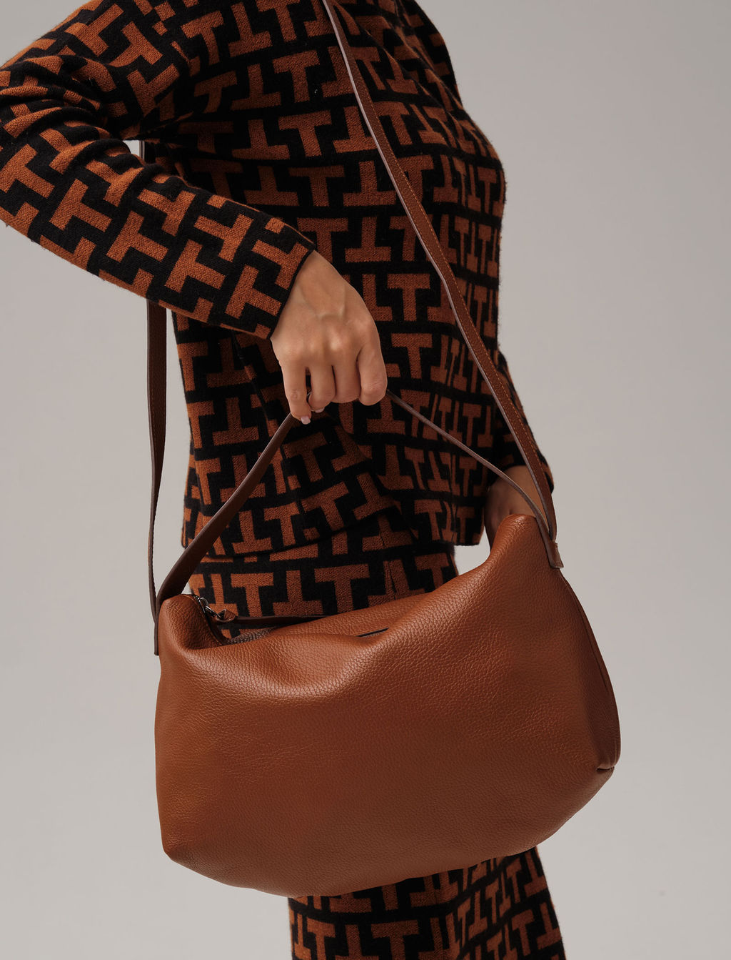 Сумка Deboro 30963 коричневый фундук