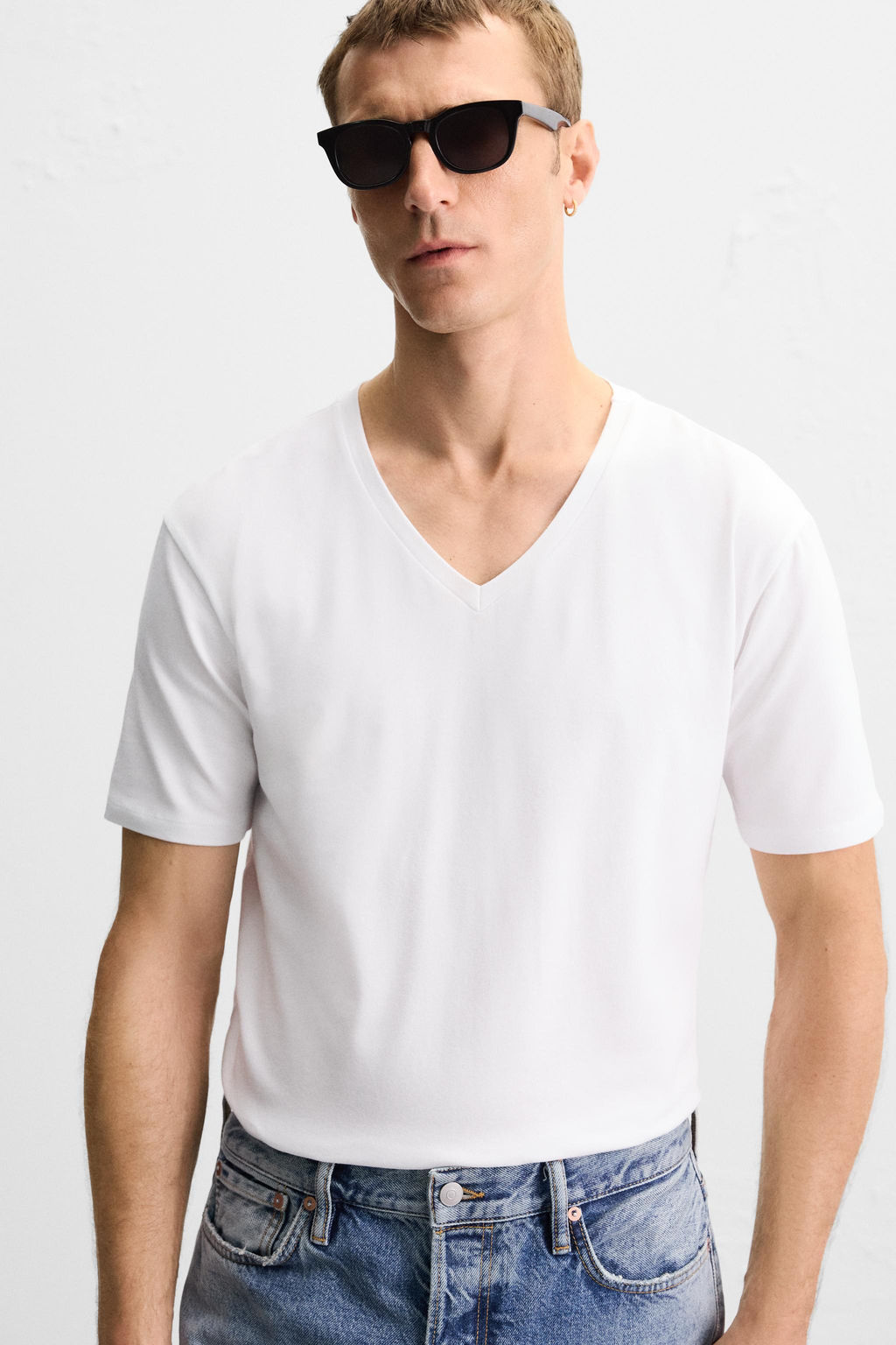 BASIC V-NECK T-SHIRT - Zara фото 5