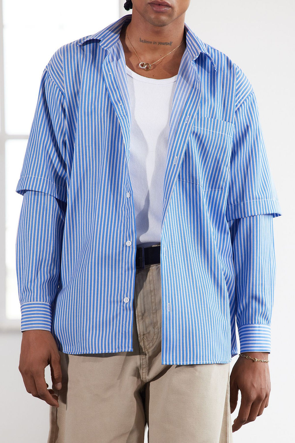 TRENDYOL MAN Limited Edition Mavi Relaxed Fit Alttan C?kma Kollu Gomlek TMNAW25GO00031 - Trendyolmilla фото 2