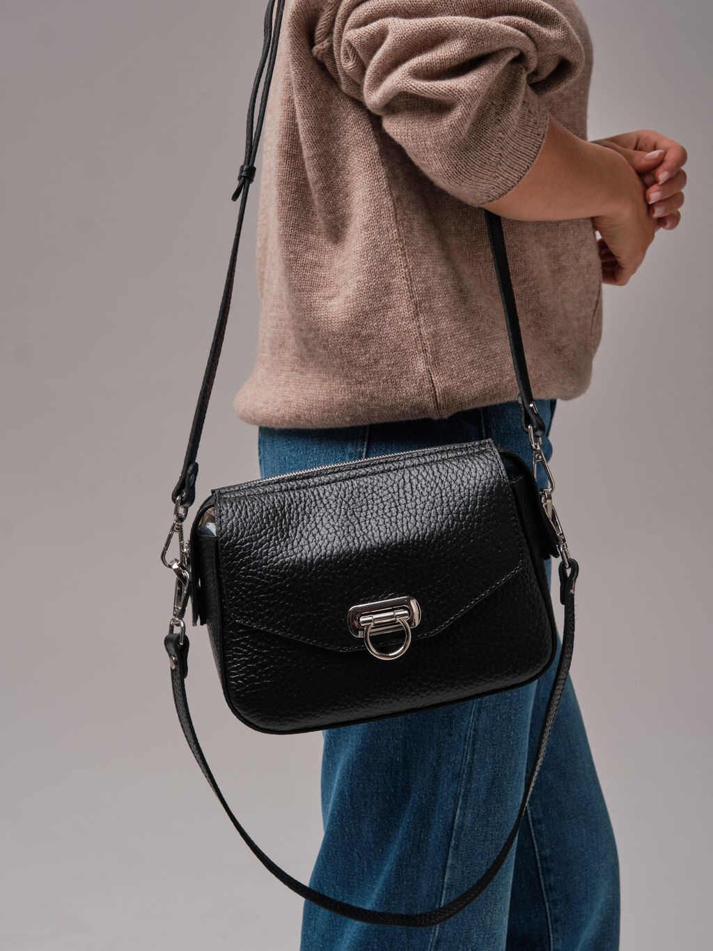 Женская сумка кросс-боди Azaro 3684 черный соло