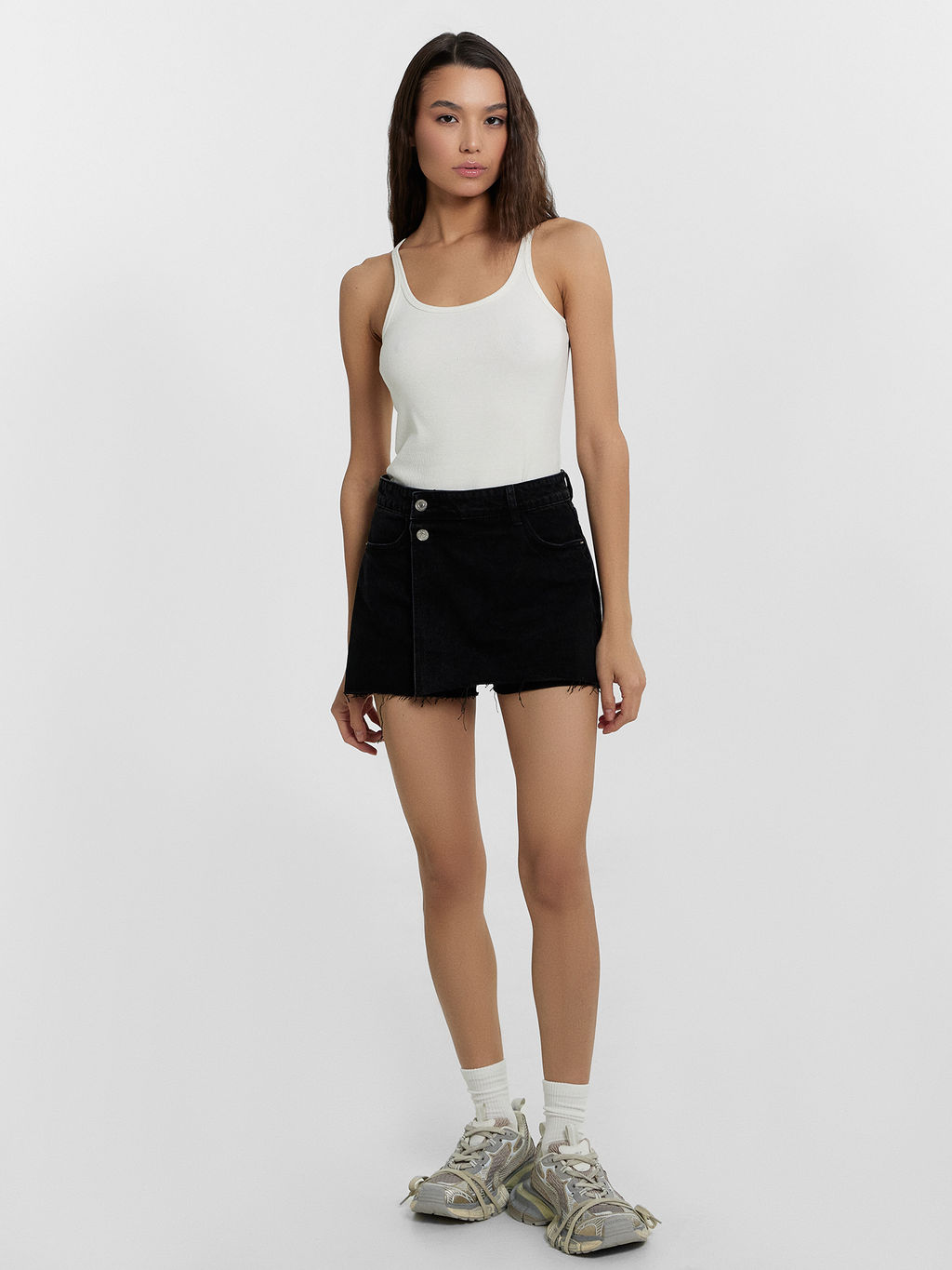 Шорты-юбка женские джинсовые черные черный 2024-DSK402-1 - Mark formelle фото 4