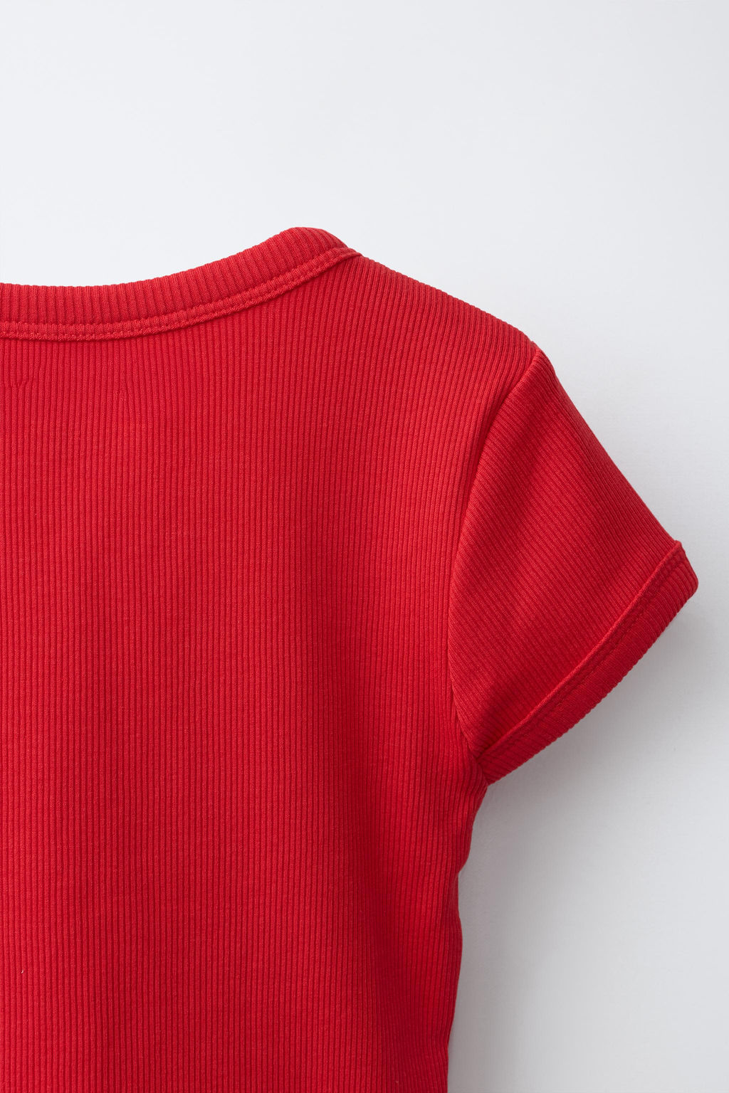 CAMISETA RIB CUELLO PICO / Rojo - Zara фото 4