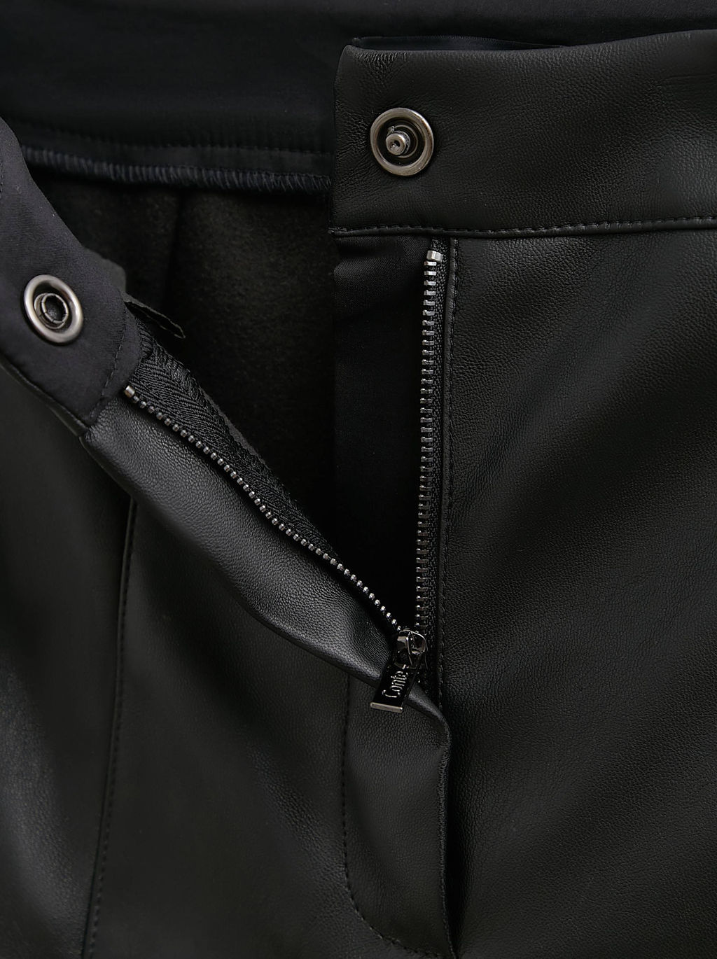 CONTE Брюки из экокожи с фигурными шлёвками LBK 2852 black - Conte elegant фото 7