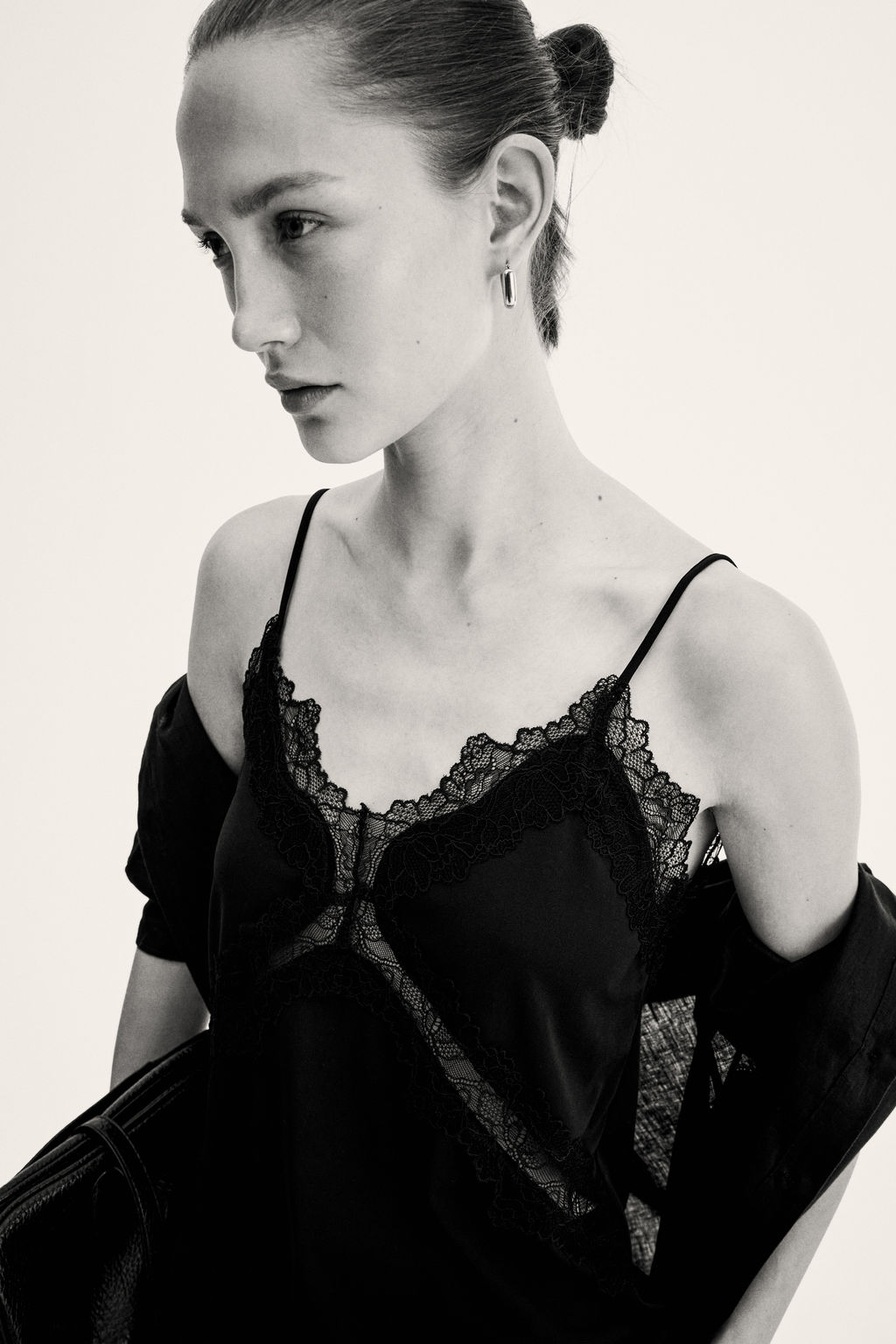 Top en punto roma con detalles de encaje - H&m фото 3