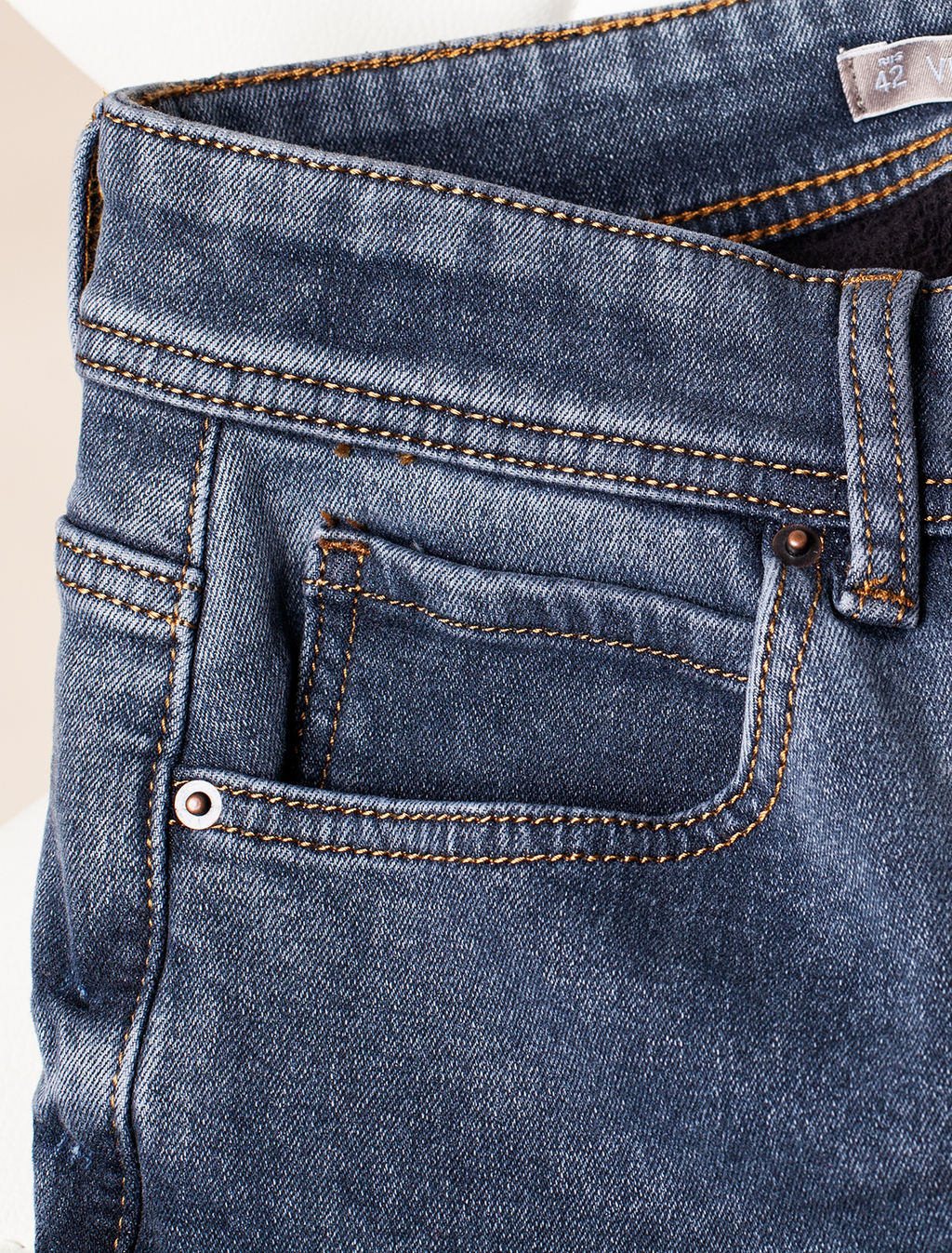 VILATTE / Джинсы mom-fit на ФЛИСЕ с эластаном  фото 11