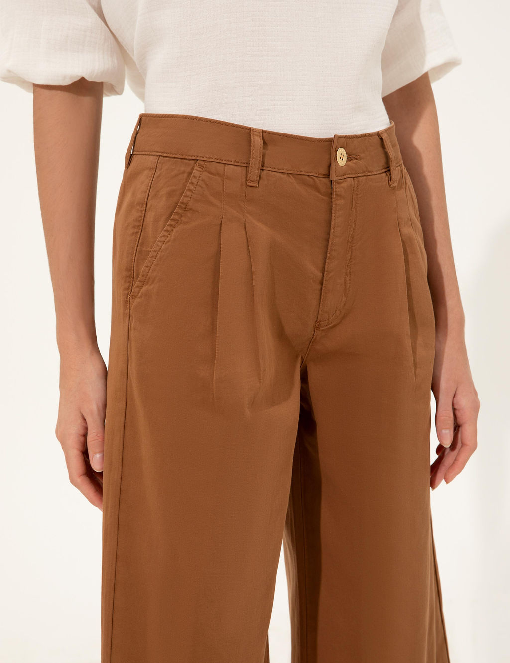 Брюки Pierre Cardin Flare Cropped табачные из канваса