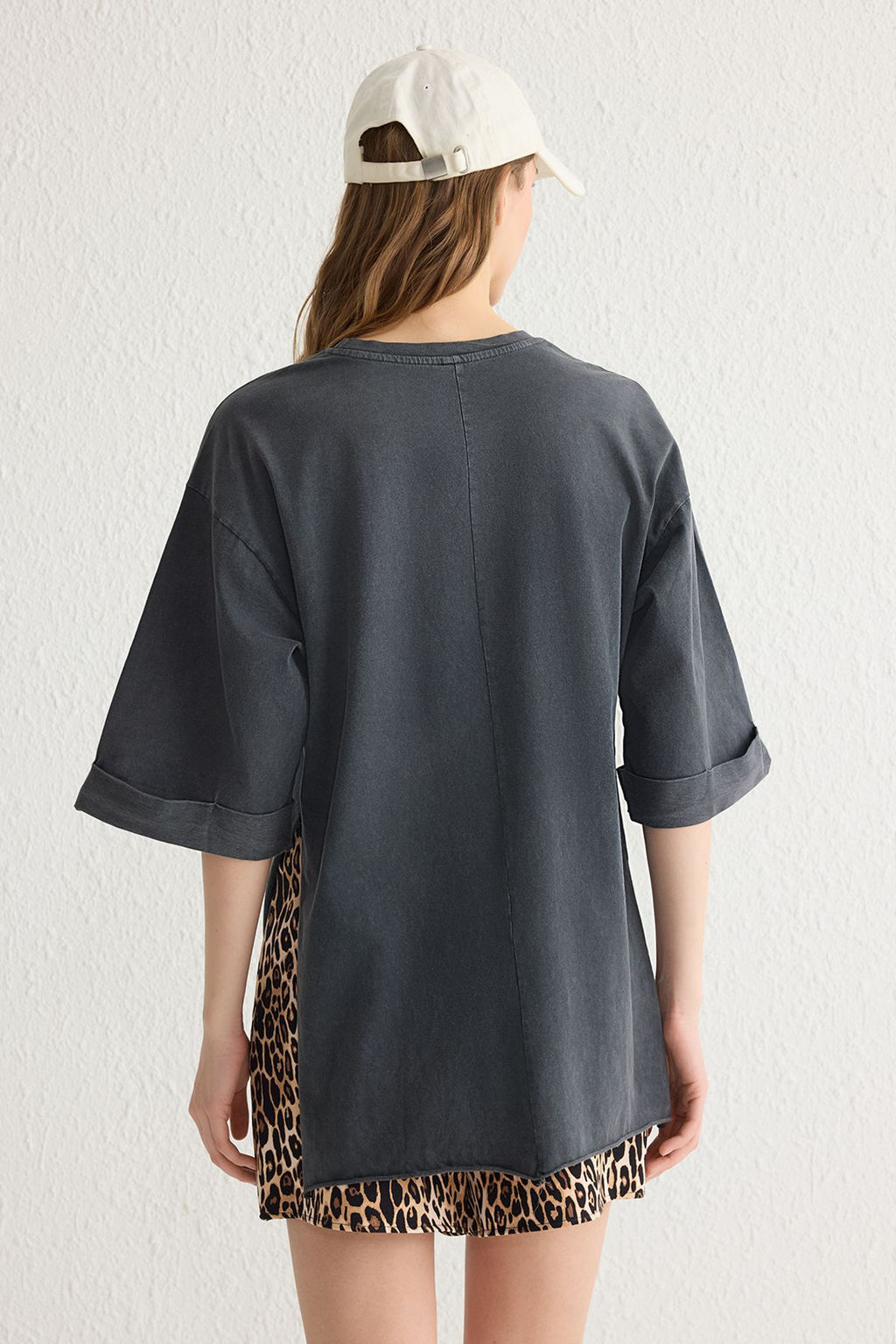 Antrasit Y?kamal? %100 Pamuk Duble Kol Asimetrik Boyfriend Orme T-Shirt TWOSS20TS0828