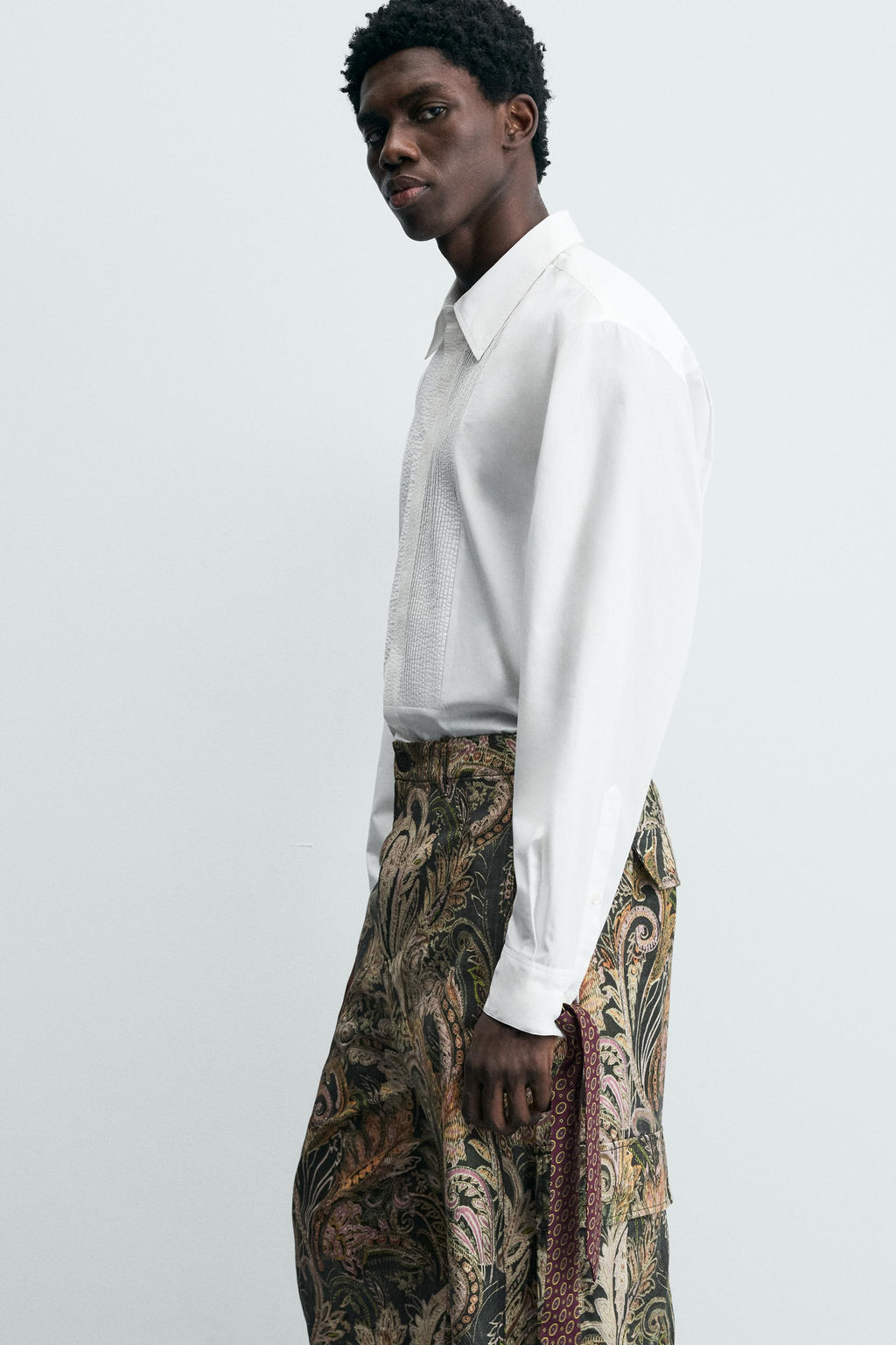 LIMITED EDITION SHIRT WITH BOW DETAIL ON THE CHEST