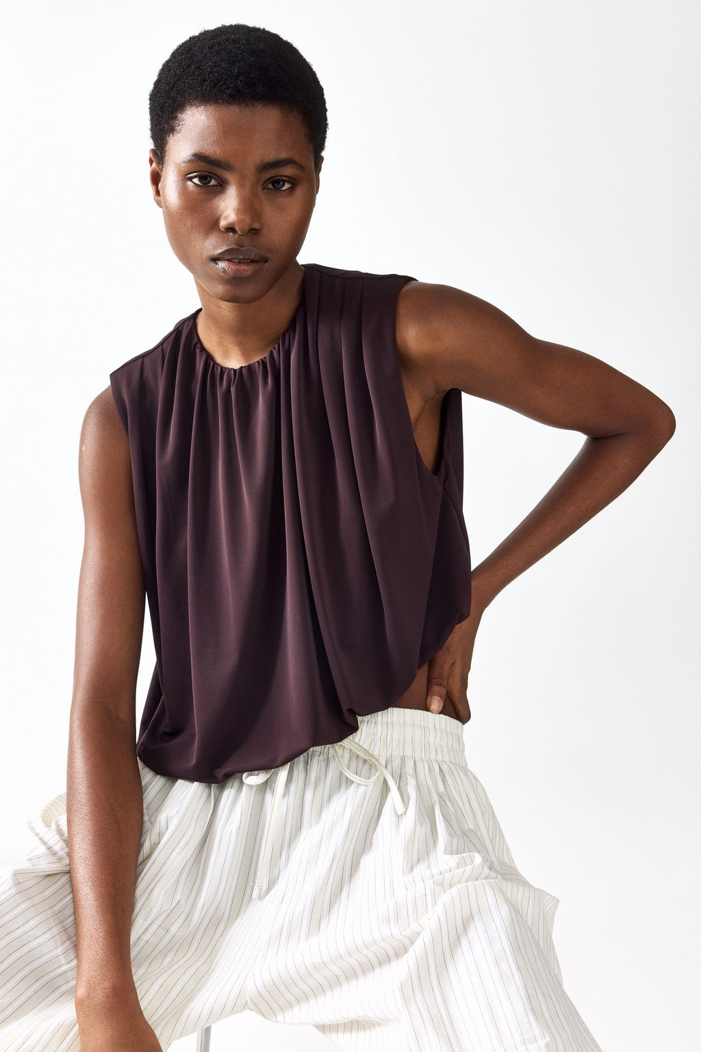 Top drapeado con bajo globo - H&m фото 3