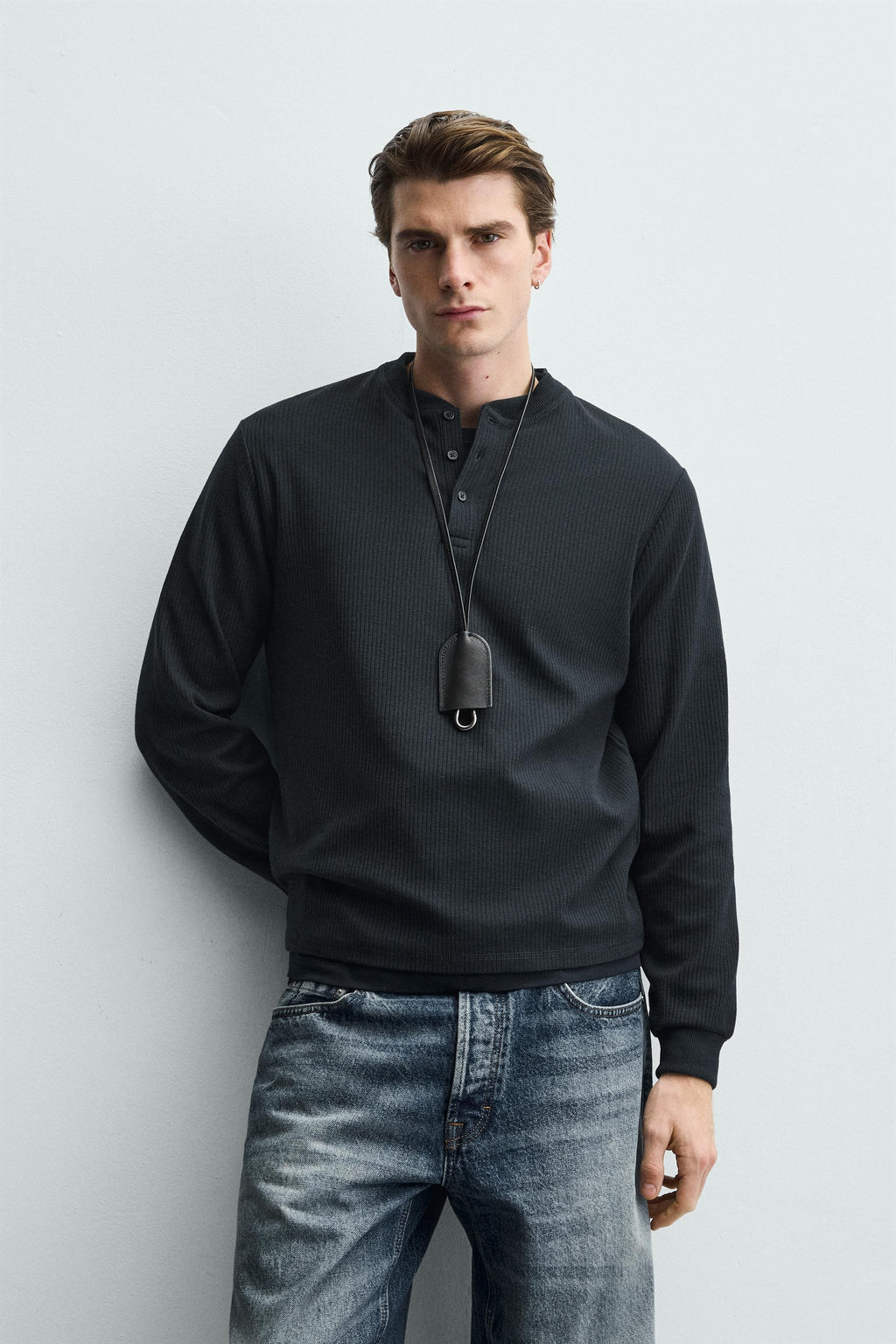 CAMISETA ESTRUCTURA CUELLO PANADERO / Marino
