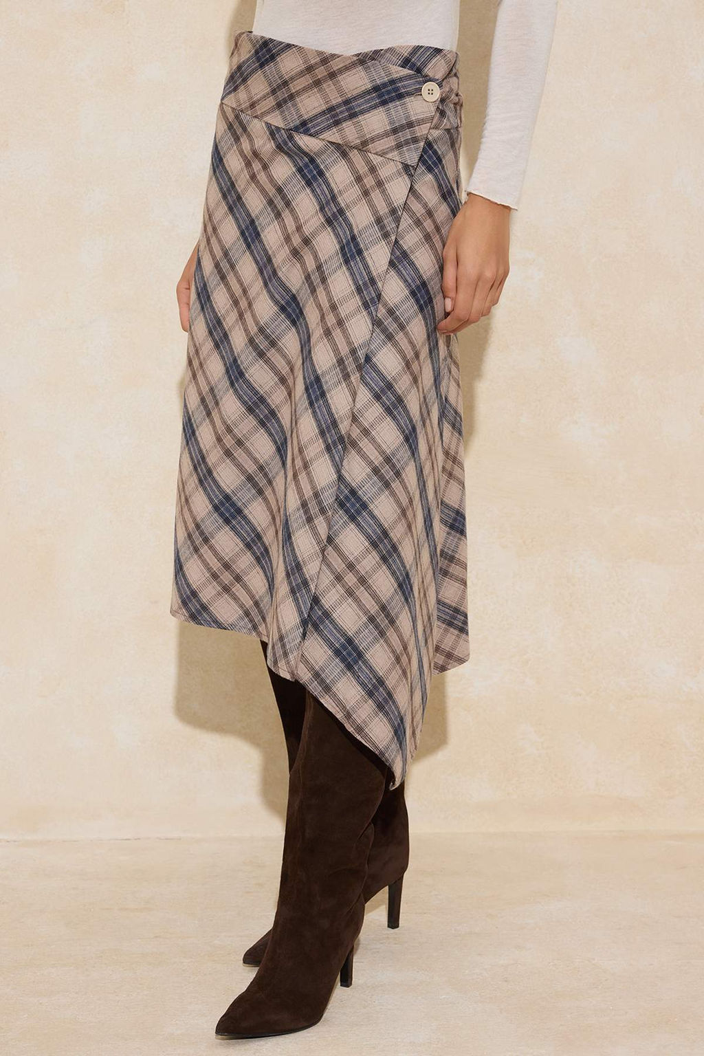 Bej-Cok Renkli Ekose Asimetrik Kesim Dugme Detayl? Etek TWOAW26ET00173 - Trendyolmilla фото 8