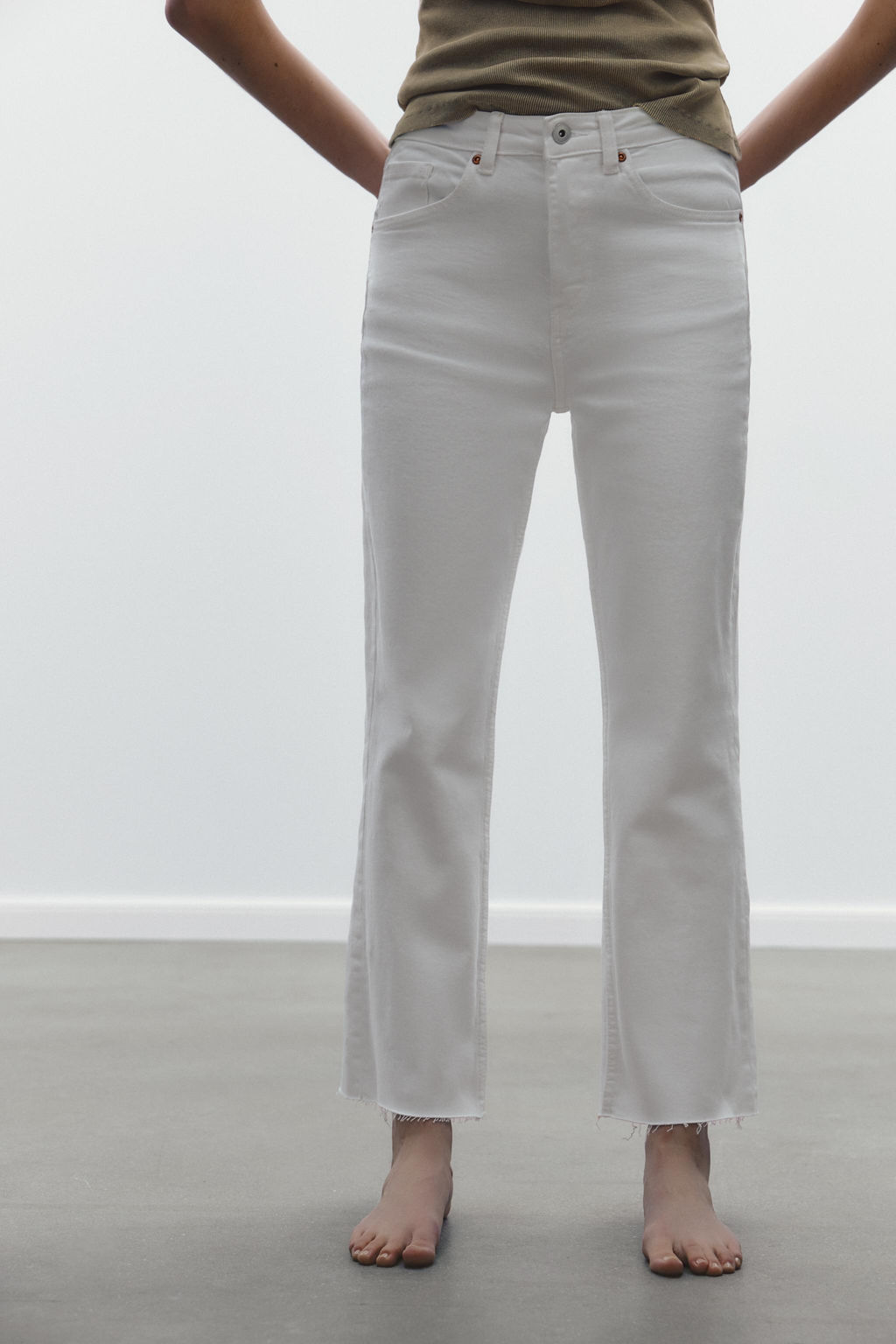 TRF CROPPED FLARE HIGH-WAIST JEANS